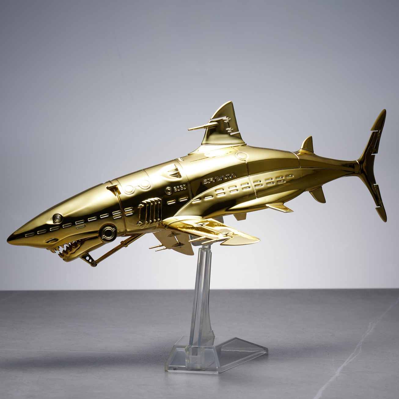HAJIME SORAYAMA SHARK 空山基 鯊魚領域 限量雕塑 金色
