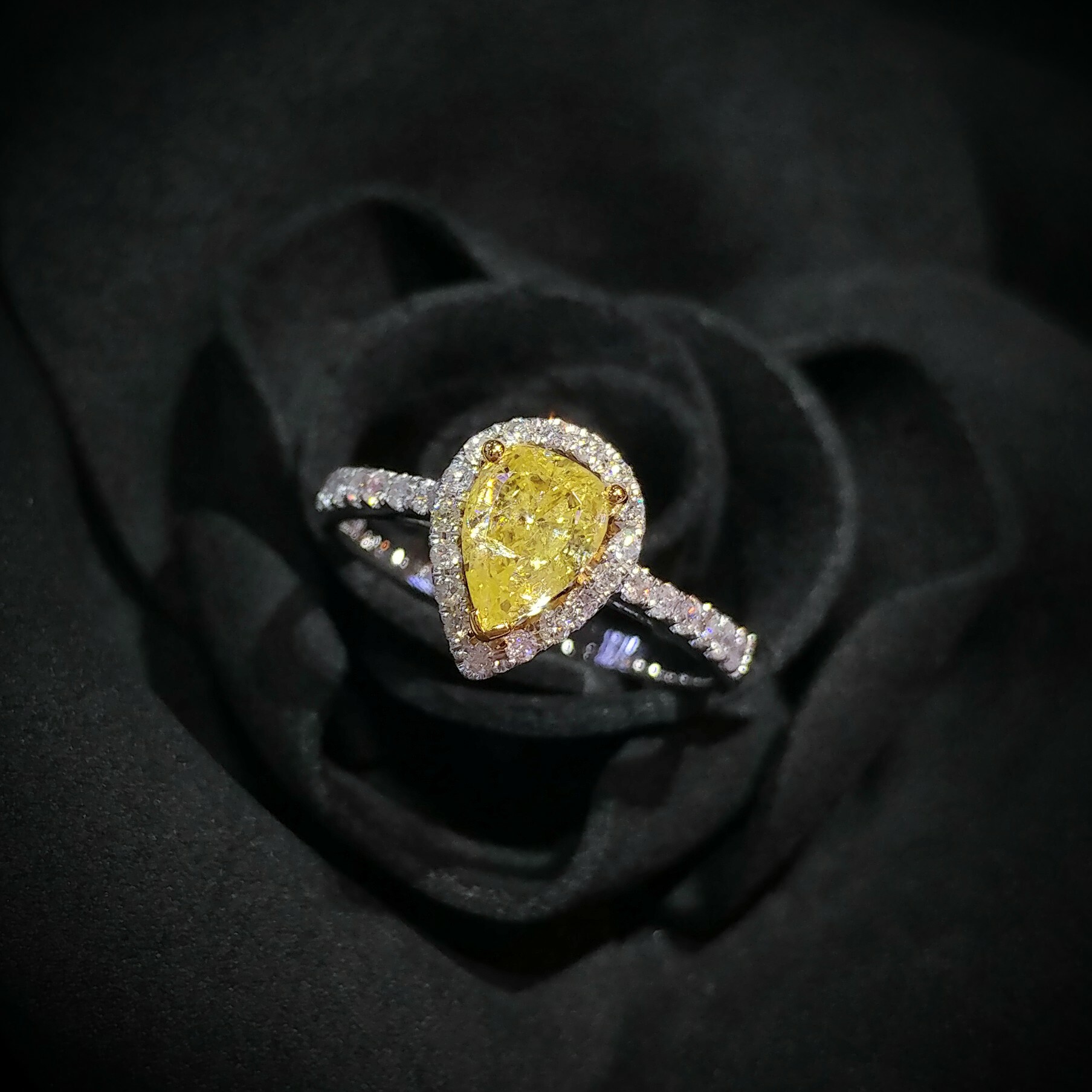 18K Gold 0.99ct Fancy Yellow Pear Shaped Diamond Ring
