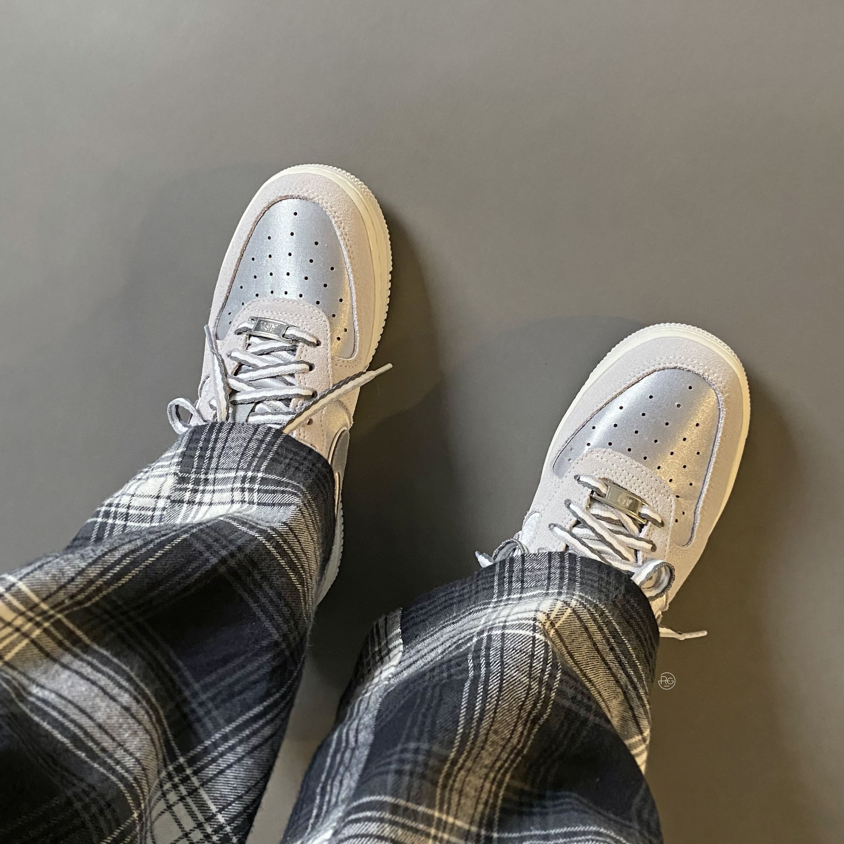 Nike Air Force 1 '07 LX 煙灰 銀絲綢 (DQ5079-001)