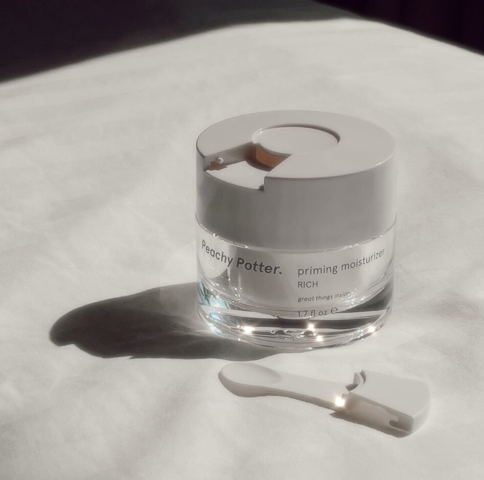 SMELL-PROOF AIR TIGHT HERB CONTAINER WITH SCOOP BY PEACHY POTTER