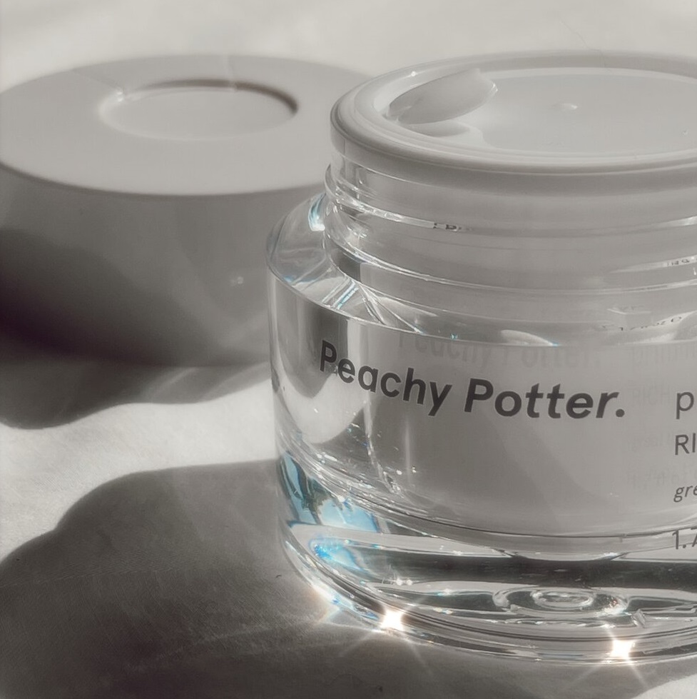 SMELL-PROOF AIR TIGHT HERB CONTAINER WITH SCOOP BY PEACHY POTTER