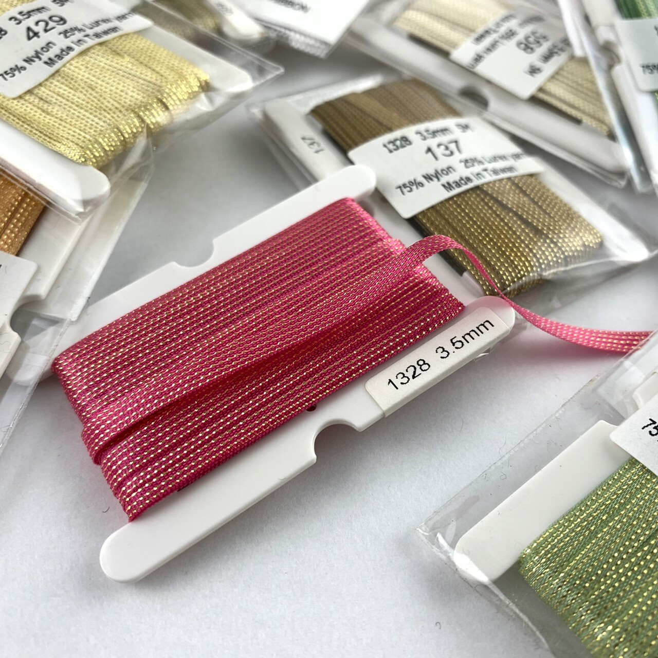 金蔥仿絲帶3.5mm/18色方塊疊盒_Petals緞帶刺繡/2款色系