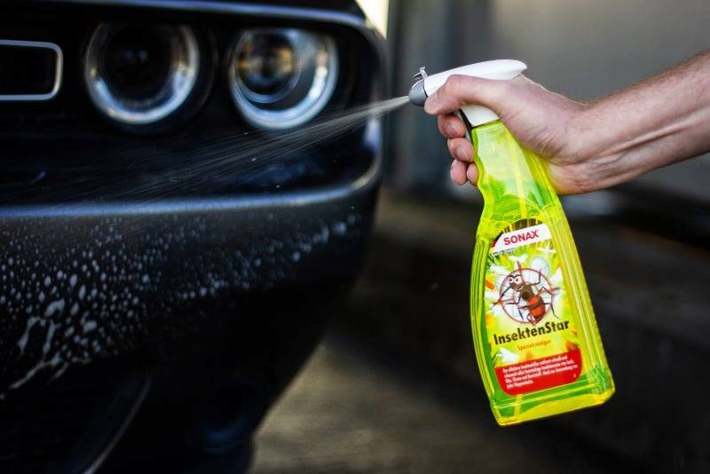 使用SONAX蟲屍去除藥劑清理