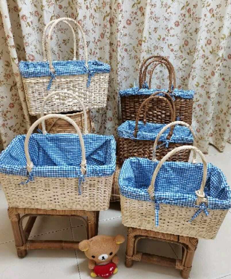 Rattan basket Hand-held picnic basket
