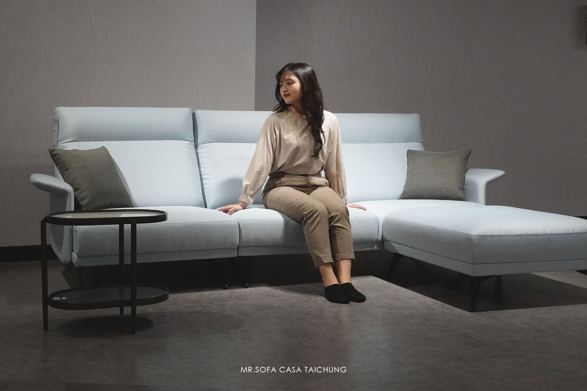 線條流利的尼爾森沙發