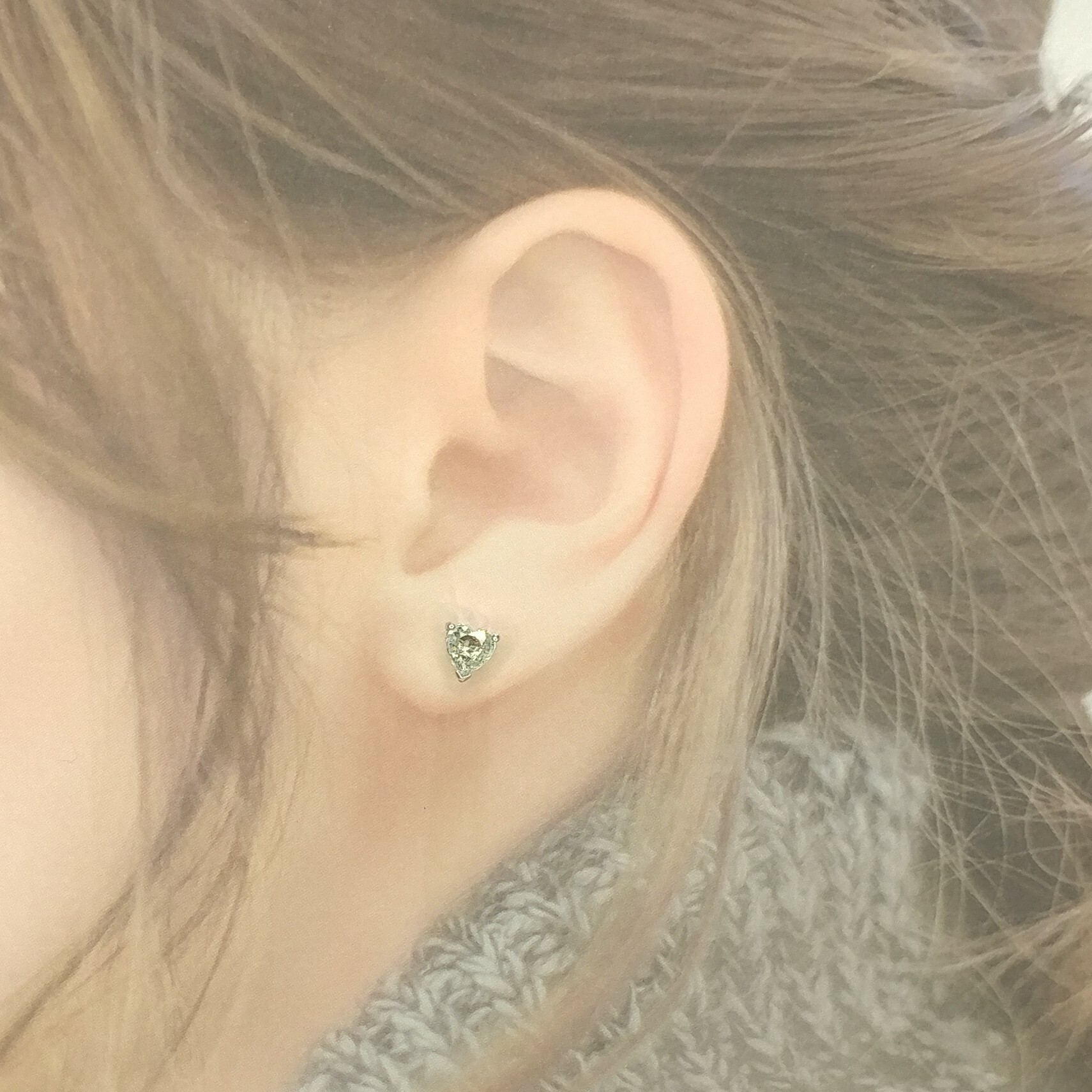 18K White Gold 1.55ct Green Sapphire Earrings