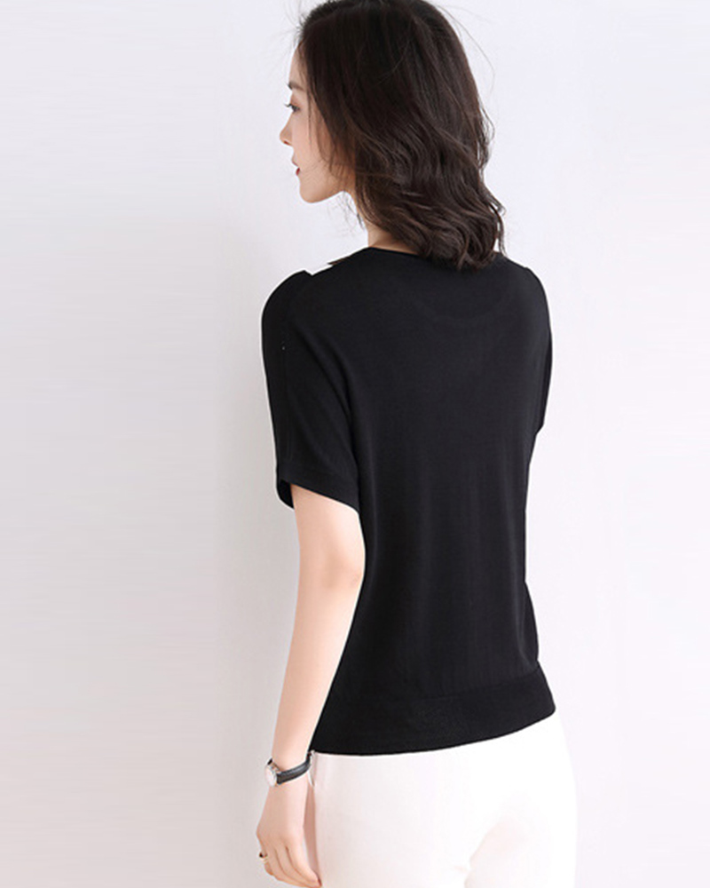 DEER.W 透膚大V配色領冰絲針織上衣 黑色