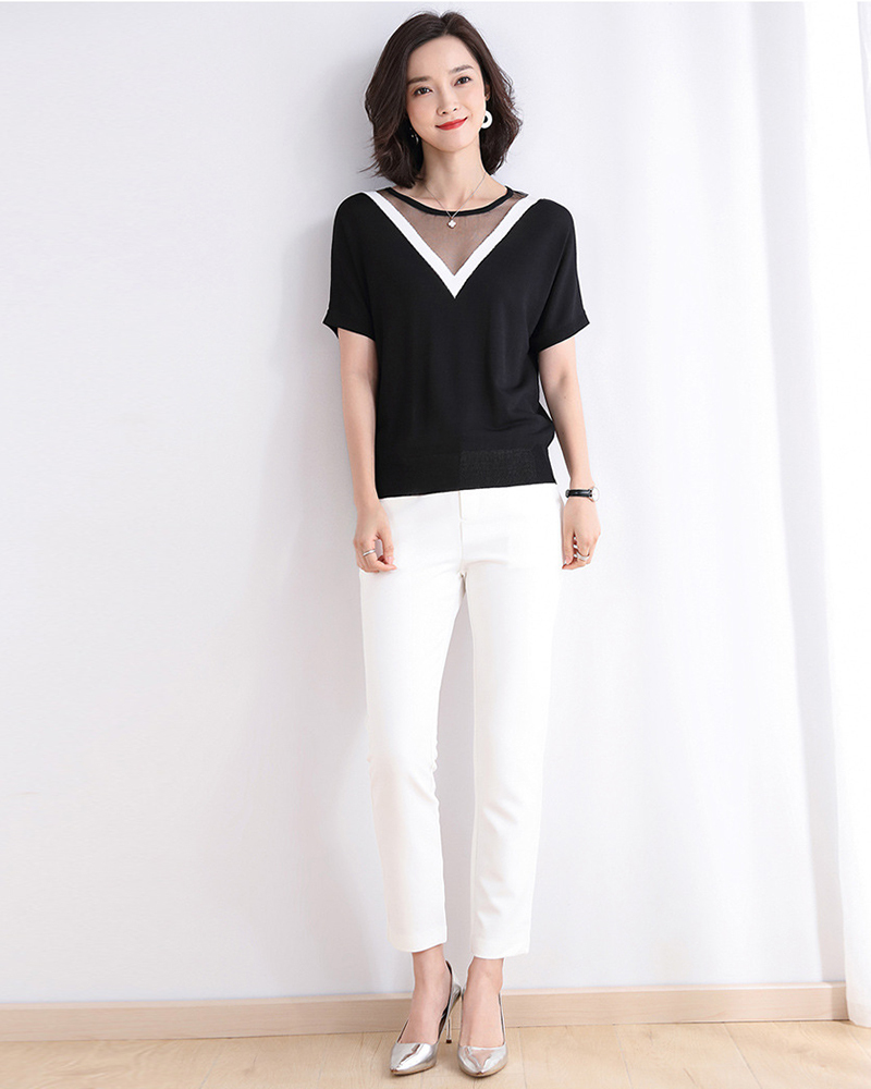 DEER.W 透膚大V配色領冰絲針織上衣 黑色