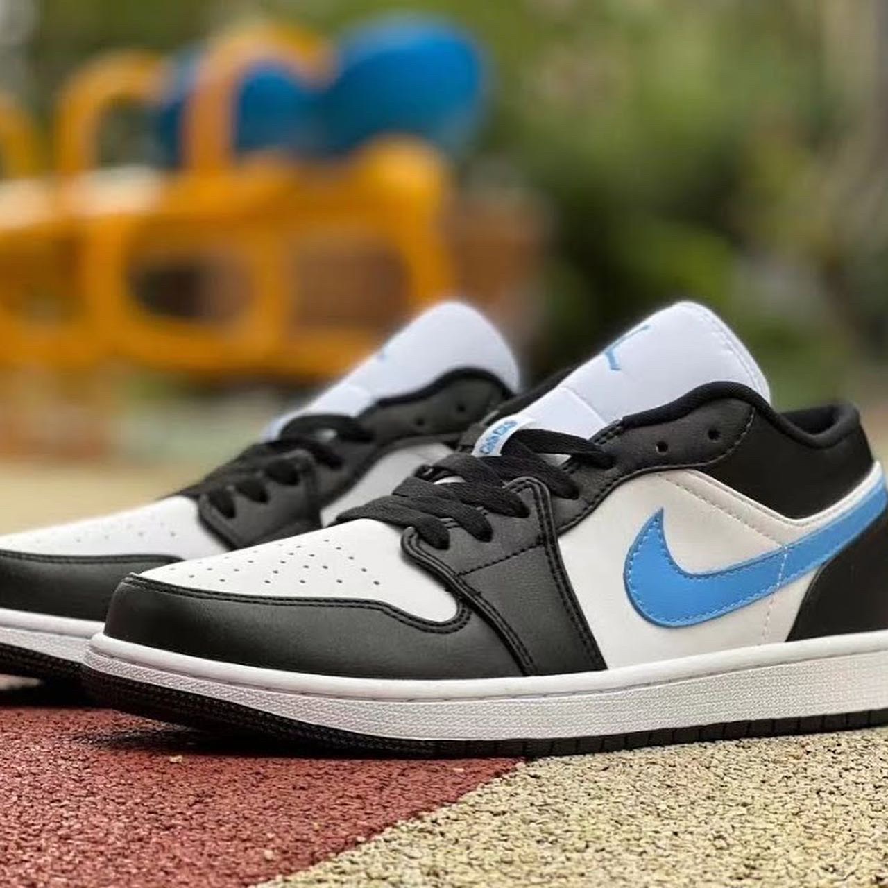 Nike Wmns Air Jordan 1 Low " Black University Blue " 黑白北卡藍