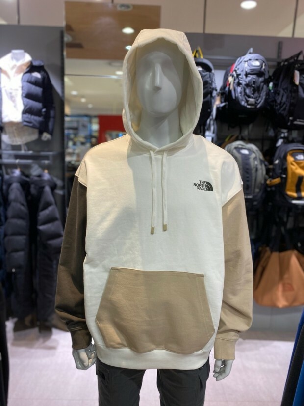 The North Face Essential Block Eco HOODIE 奶茶色拼接帽T
