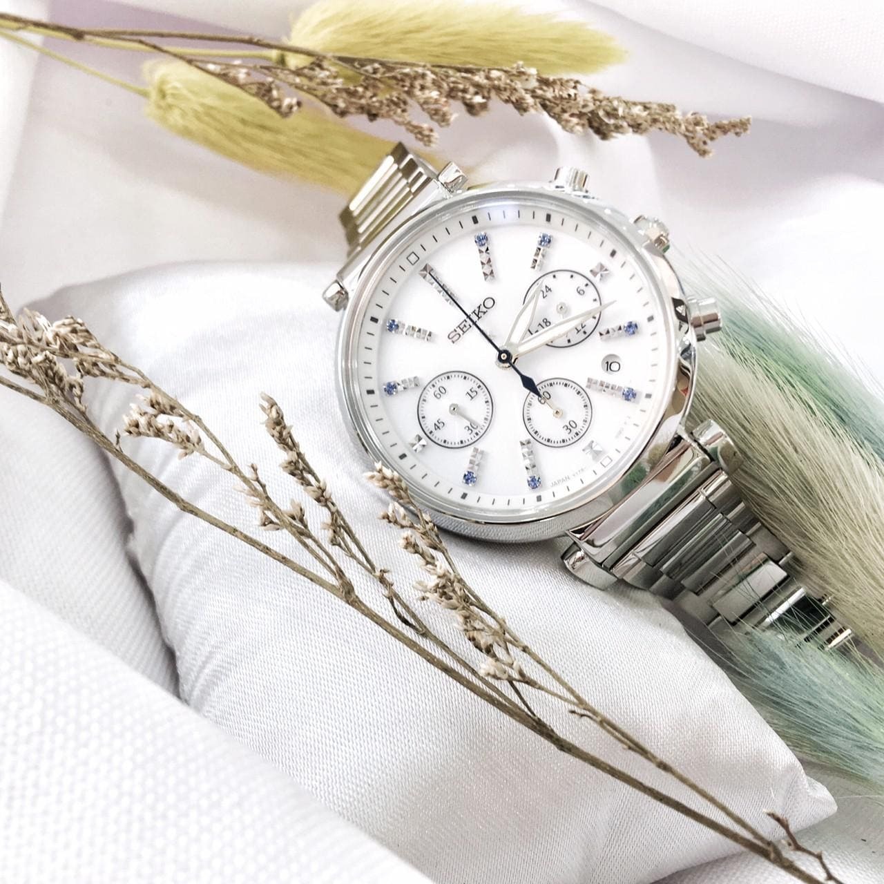 【SEIKO 精工】LUKIA系列 知性迷人太陽能計時腕錶 V175-0DY0U銀色  36.2mm 現代鐘錶