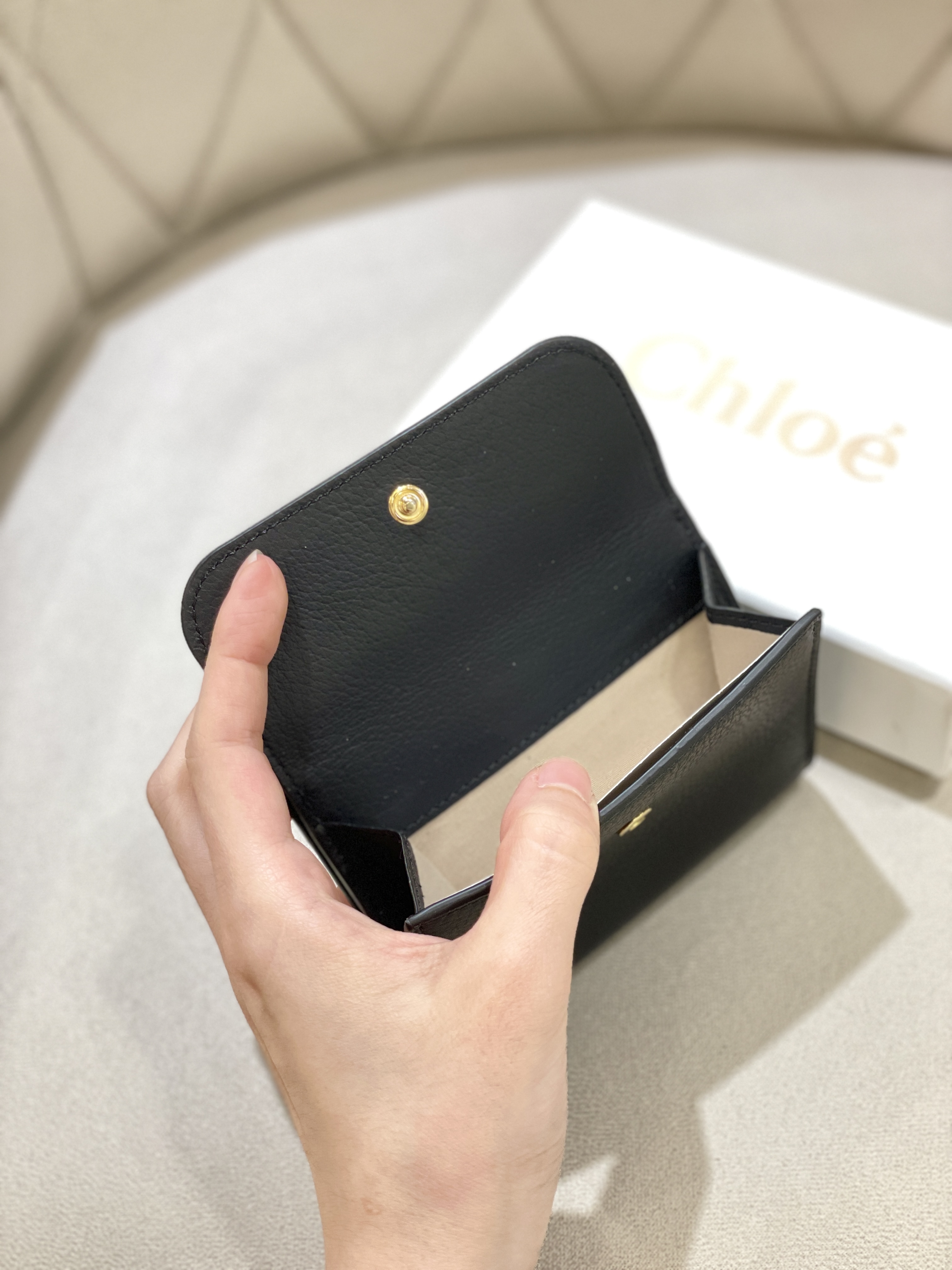 小物 ALPHABET SMALL TRIFOLD WALLET Chloe CHLOE Alphabet Tri-Fold Wallet Grained & Shiny Calfskin(Small/4