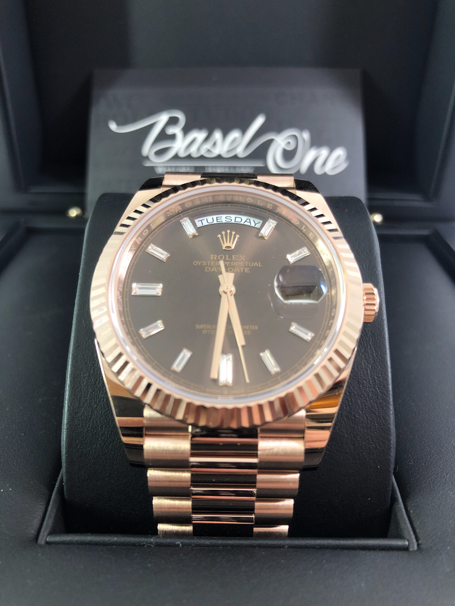 BRAND NEW ROLEX 228235A 228235 DAY-DATE 40 CHOCOLATE DIAL WITH DIAMOND EVEROSE GOLD OYSTER 40 MM