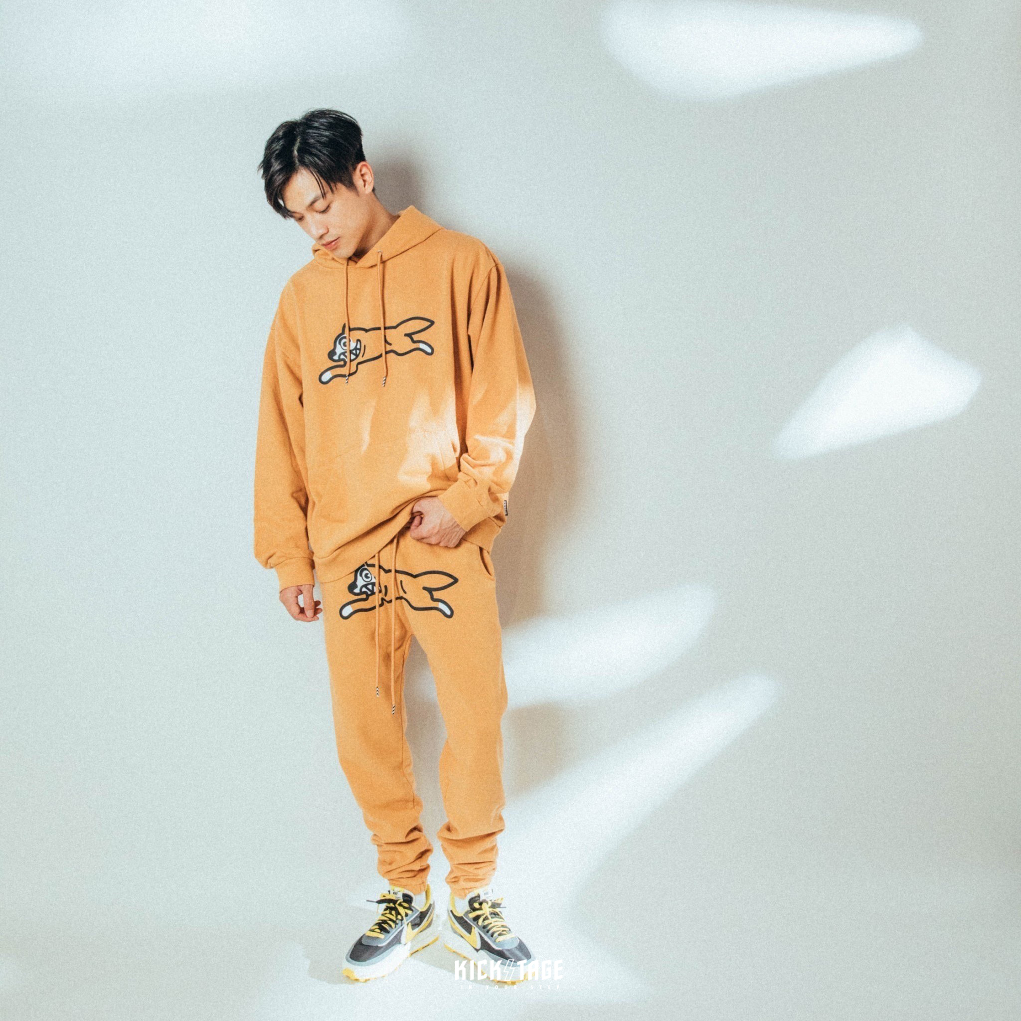 **特價商品售出不退換**男女款 ICE CREAM JOGGING DOG JOGGER 黑色 奶茶色 飛狗 縮口棉褲【411-9105】