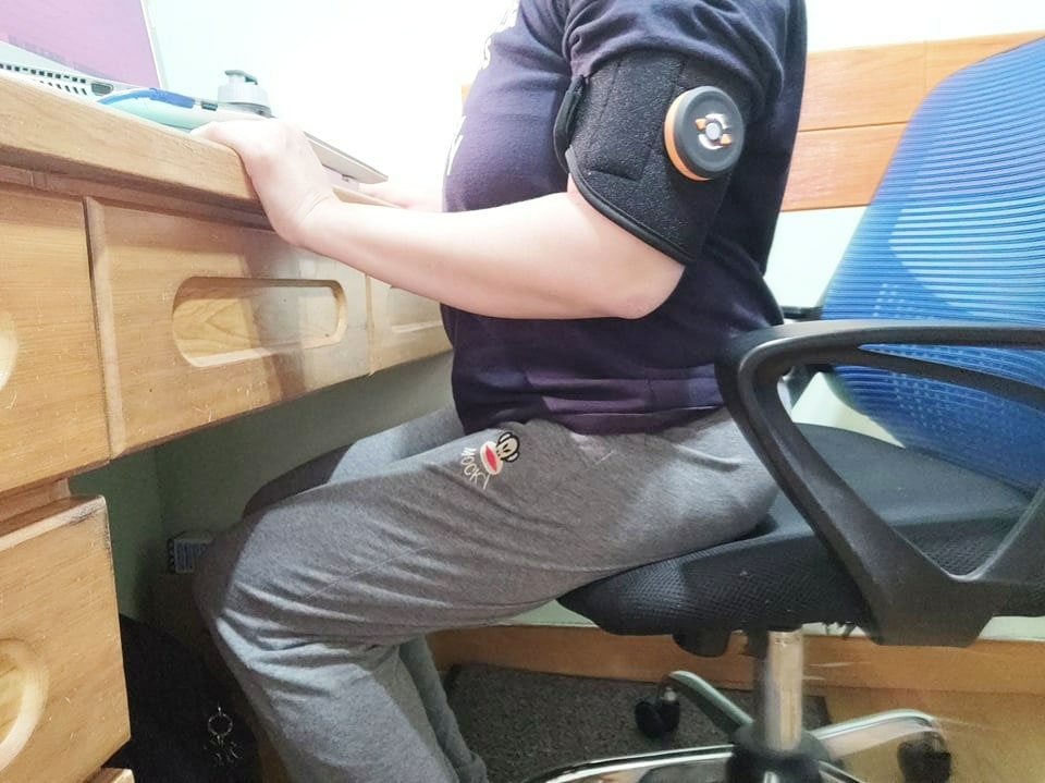 飯糰家族推薦微電流炫腹爆汗健身按摩腰帶手臂，懶人必備