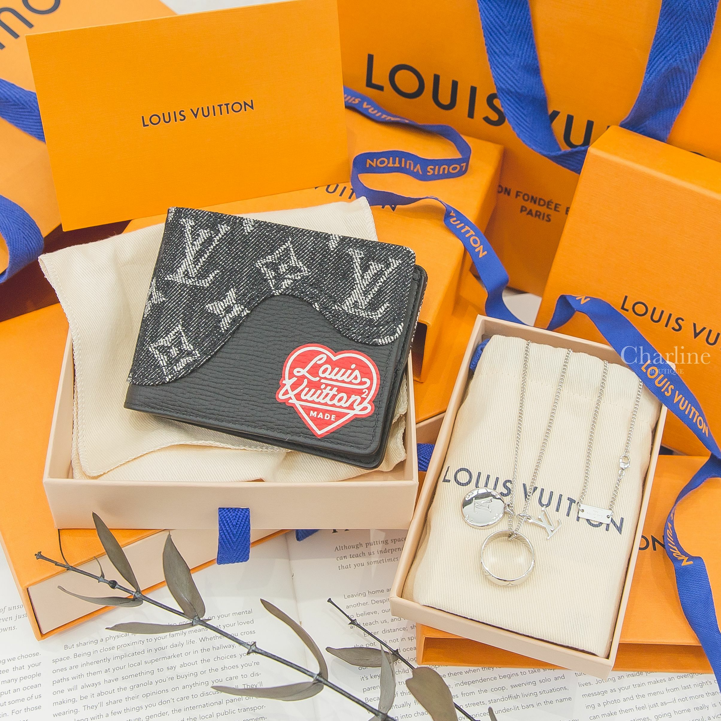 Louis Vuitton Monogram Charms Necklace 銀色老花LV圓環吊飾三合一垂墜項鍊,Louis Vuitton Slender Wallet 黑色丹寧老花拼牛皮紅色愛心短夾-Charline Boutique 精品代購