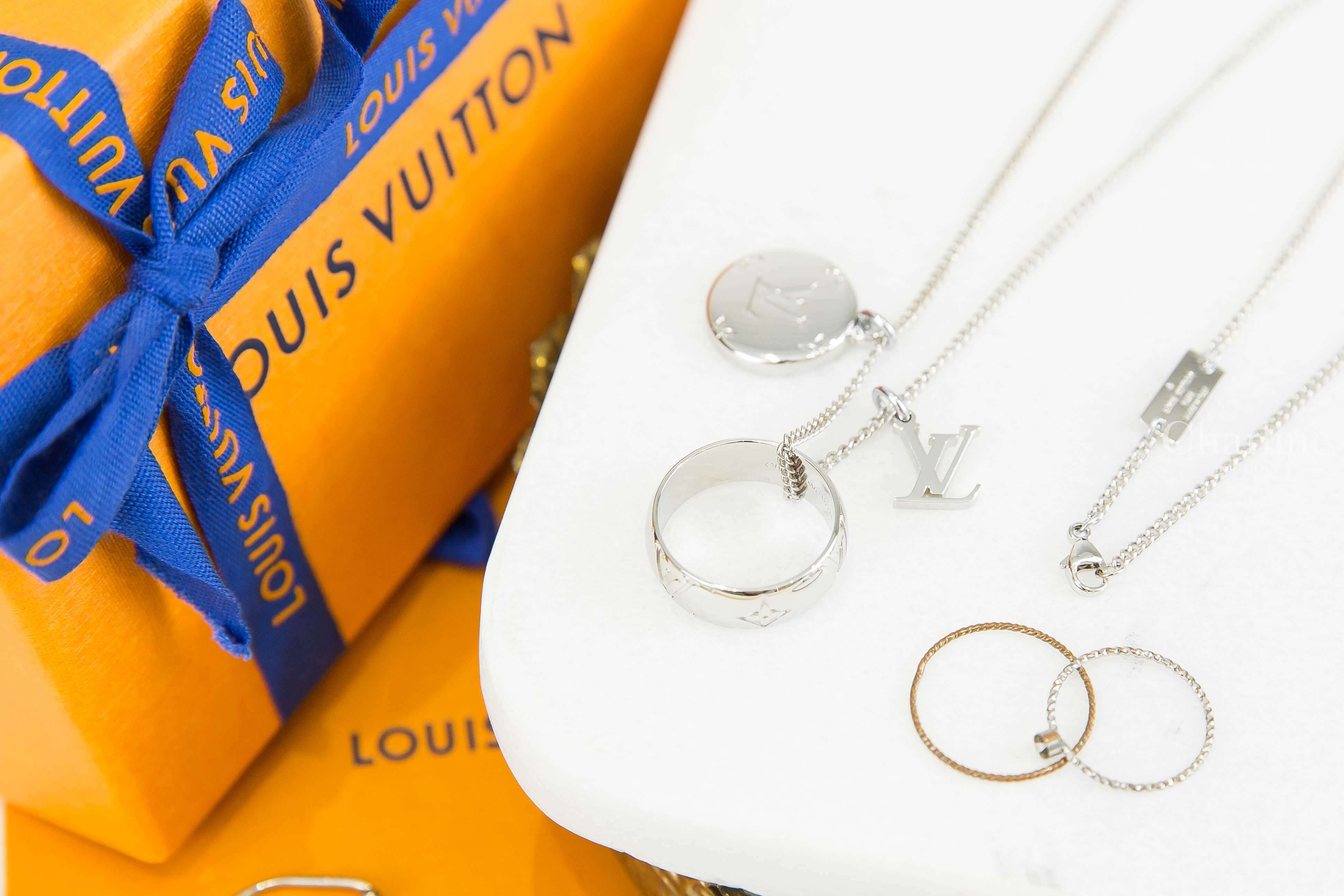 Louis Vuitton Monogram Charms Necklace 銀色老花LV圓環吊飾三合一垂墜項鍊-Charline Boutique 精品代購