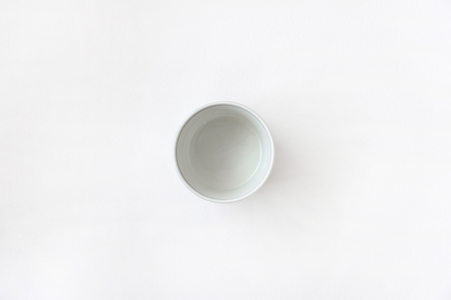 文三窯(三宅製陶所)-渕赤唐草鳥繪蕎麥豬口(大)