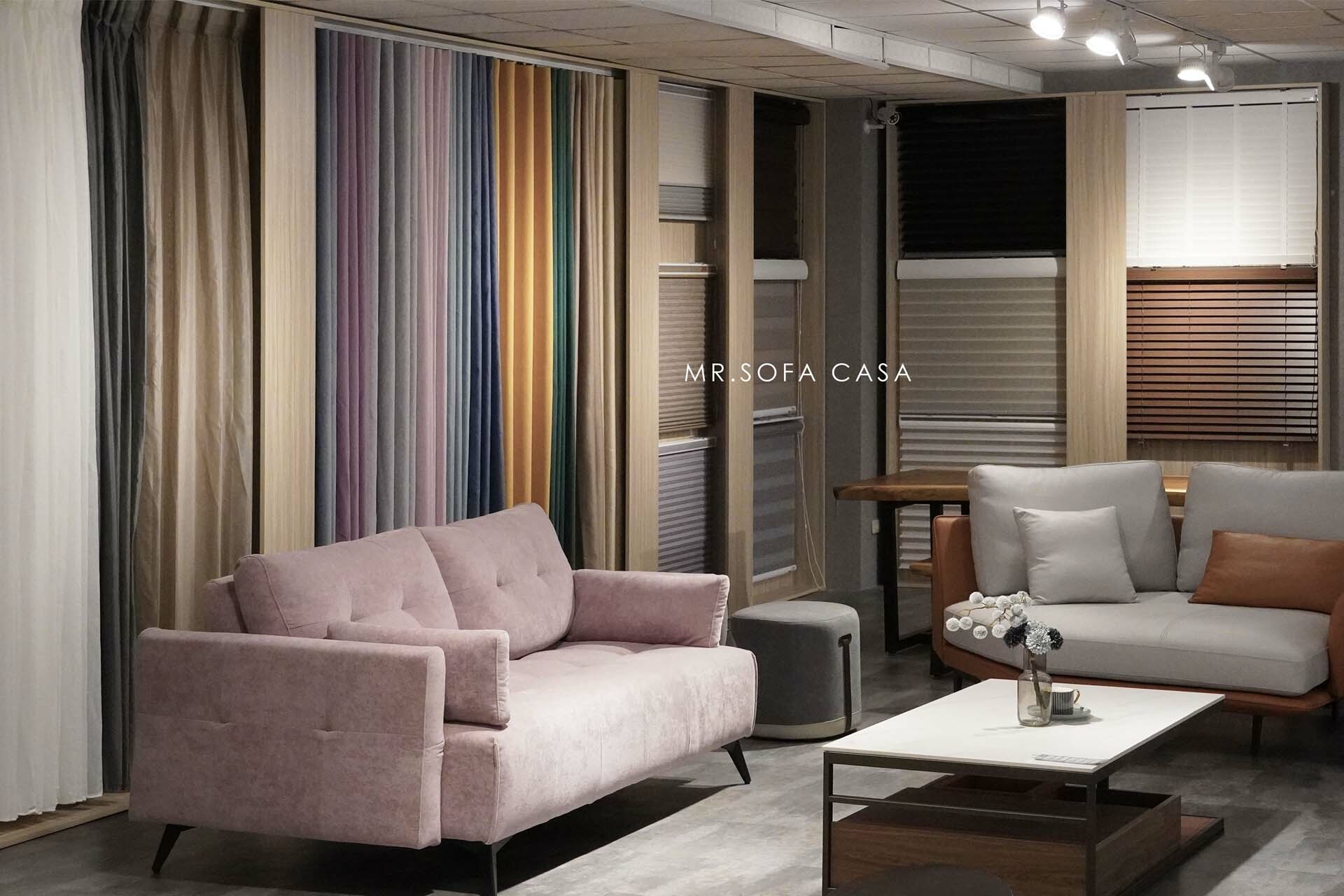 B：隨風飄逸的窗簾