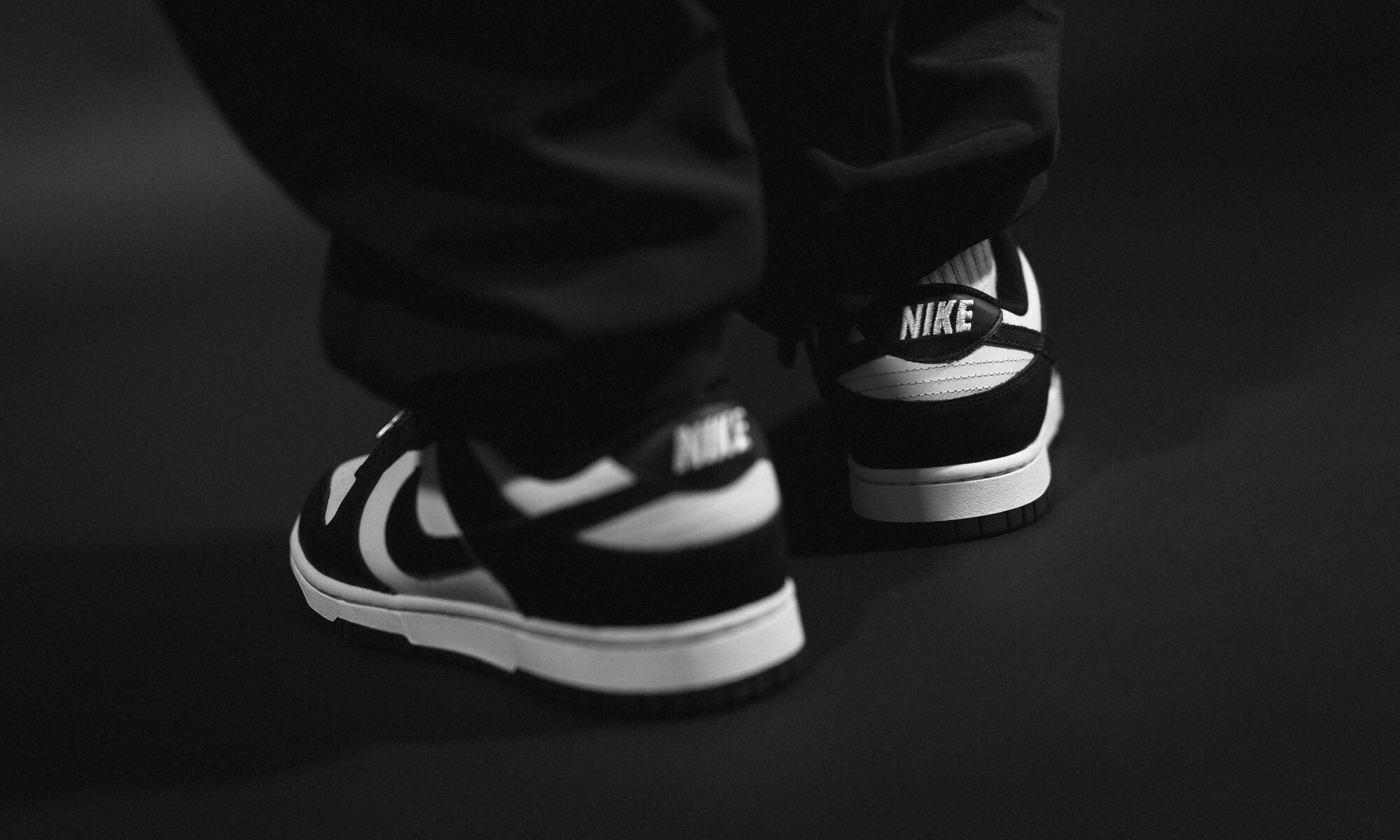 Nike Dunk Low GS '' White/Black '' 黑白熊貓女鞋CW1590-100