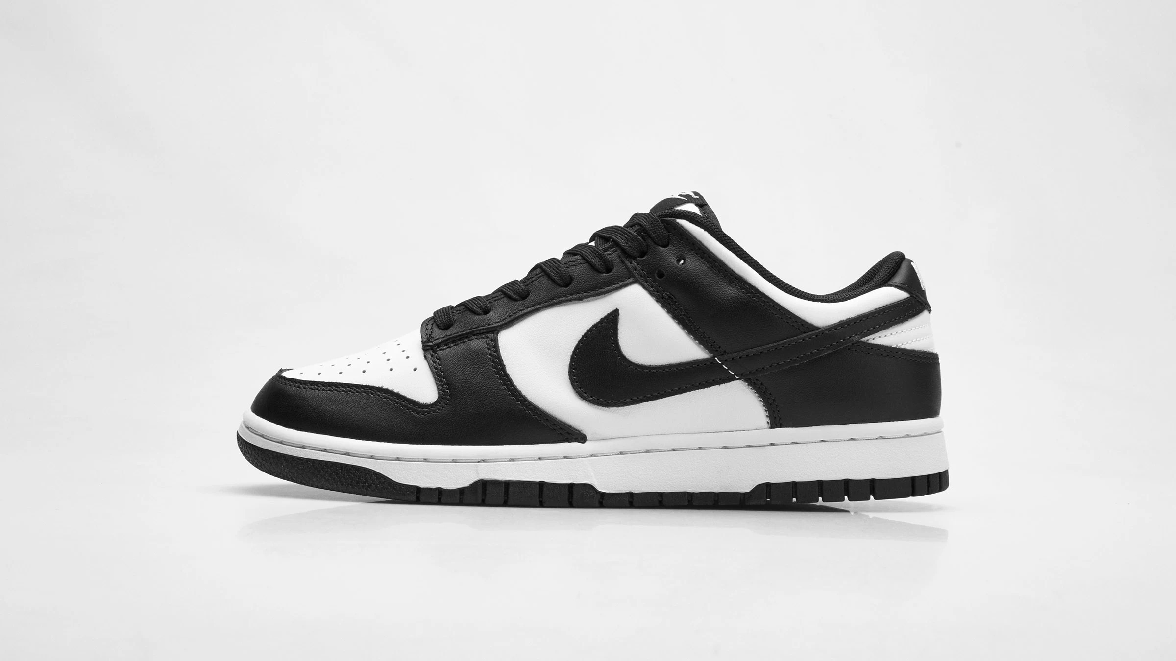 Nike Dunk Low GS '' White/Black '' 黑白熊貓女鞋CW1590-100