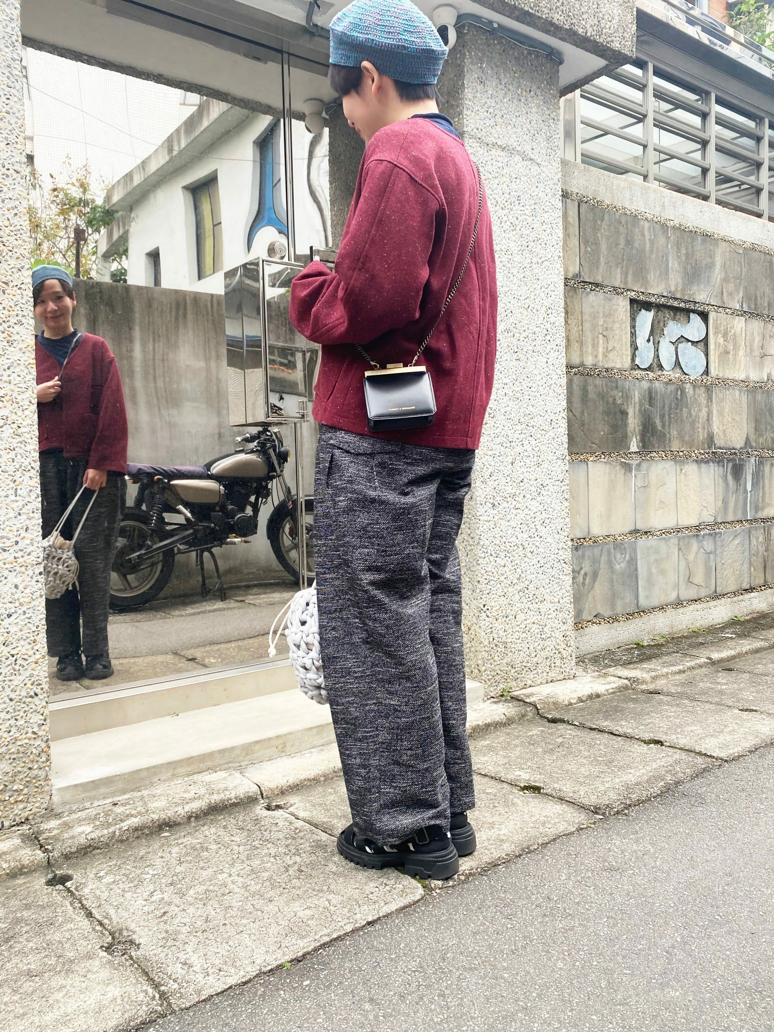 古德女子的無釦設計外套-紅