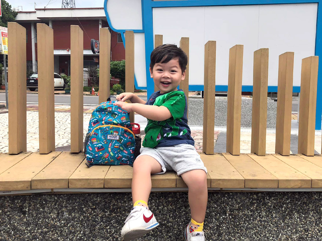 HUGGER幼童背包 嘟嘟火車