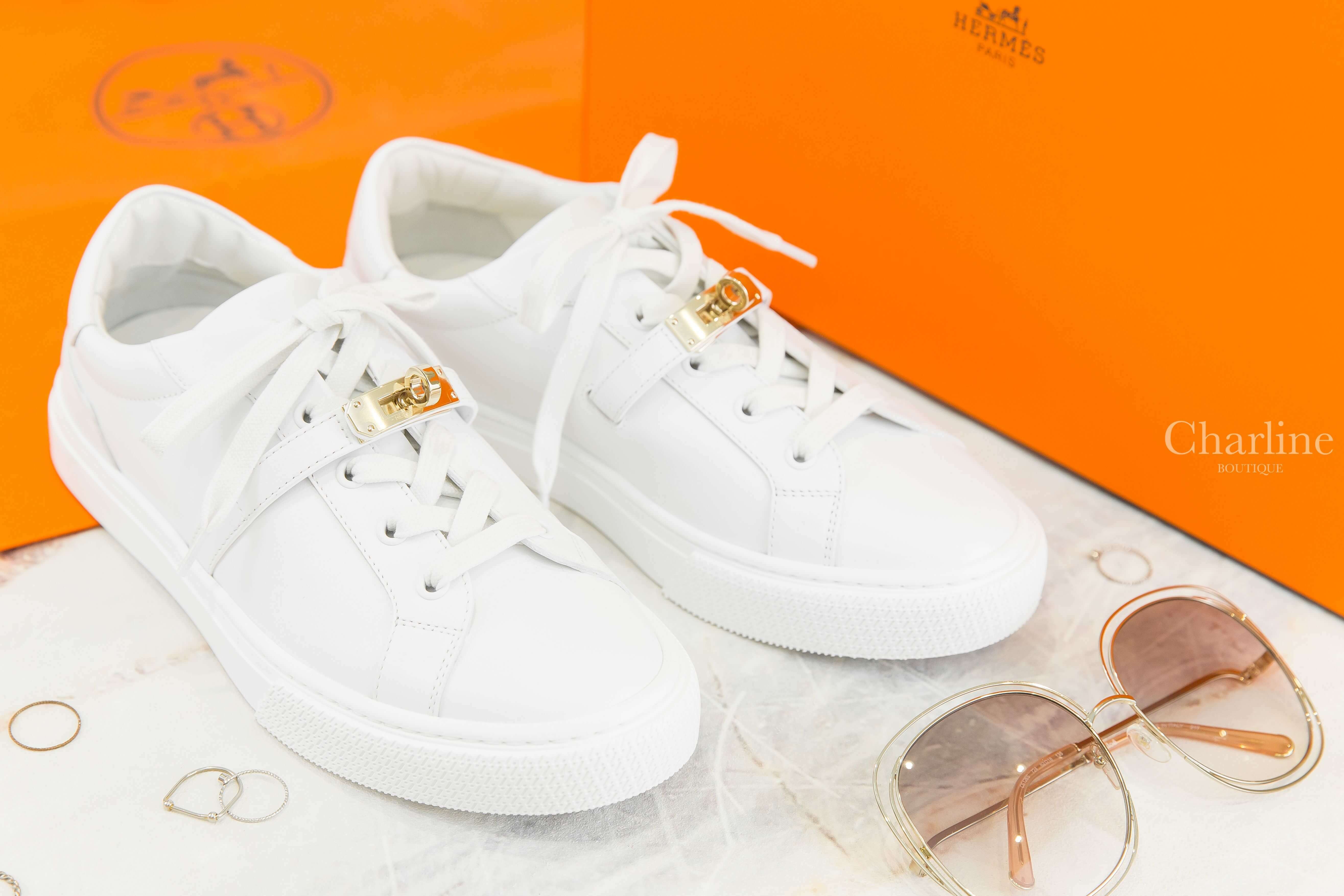 Hermès Day Sneaker 白色金釦小牛皮運動鞋-Charline Boutique 精品代購