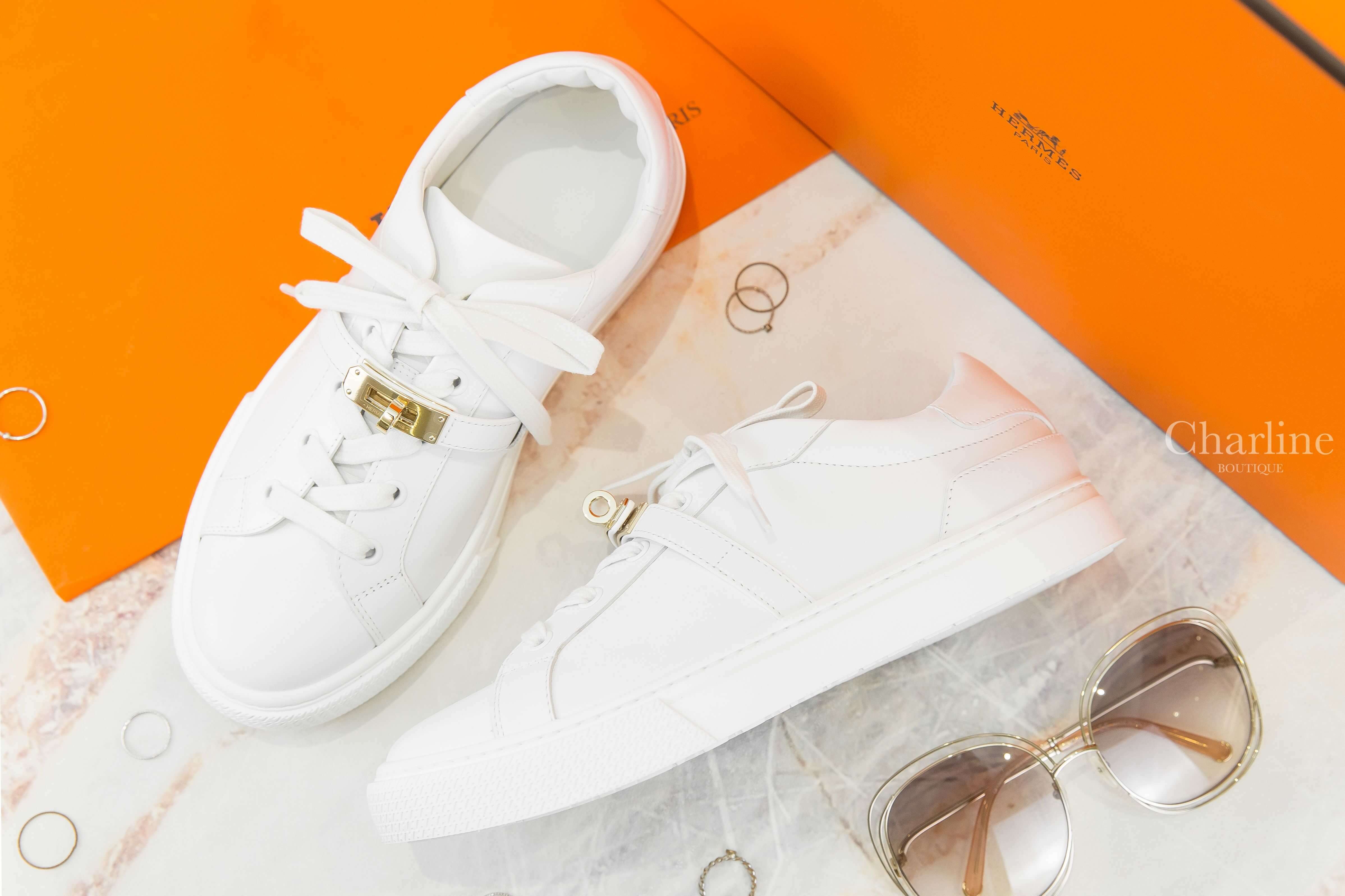 Hermès Day Sneaker 白色金釦小牛皮運動鞋-Charline Boutique 精品代購