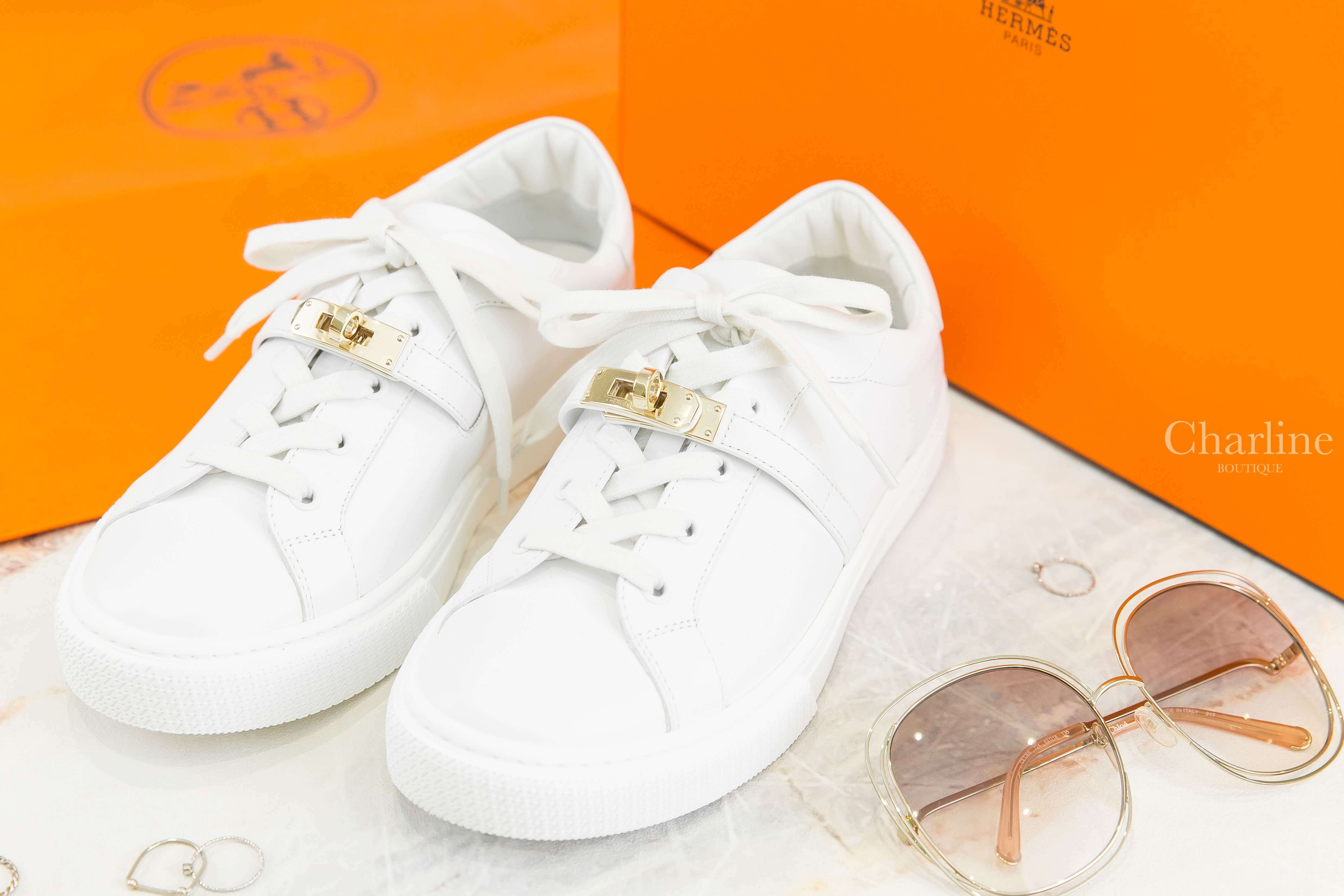 Hermès Day Sneaker 白色金釦小牛皮運動鞋-Charline Boutique 精品代購