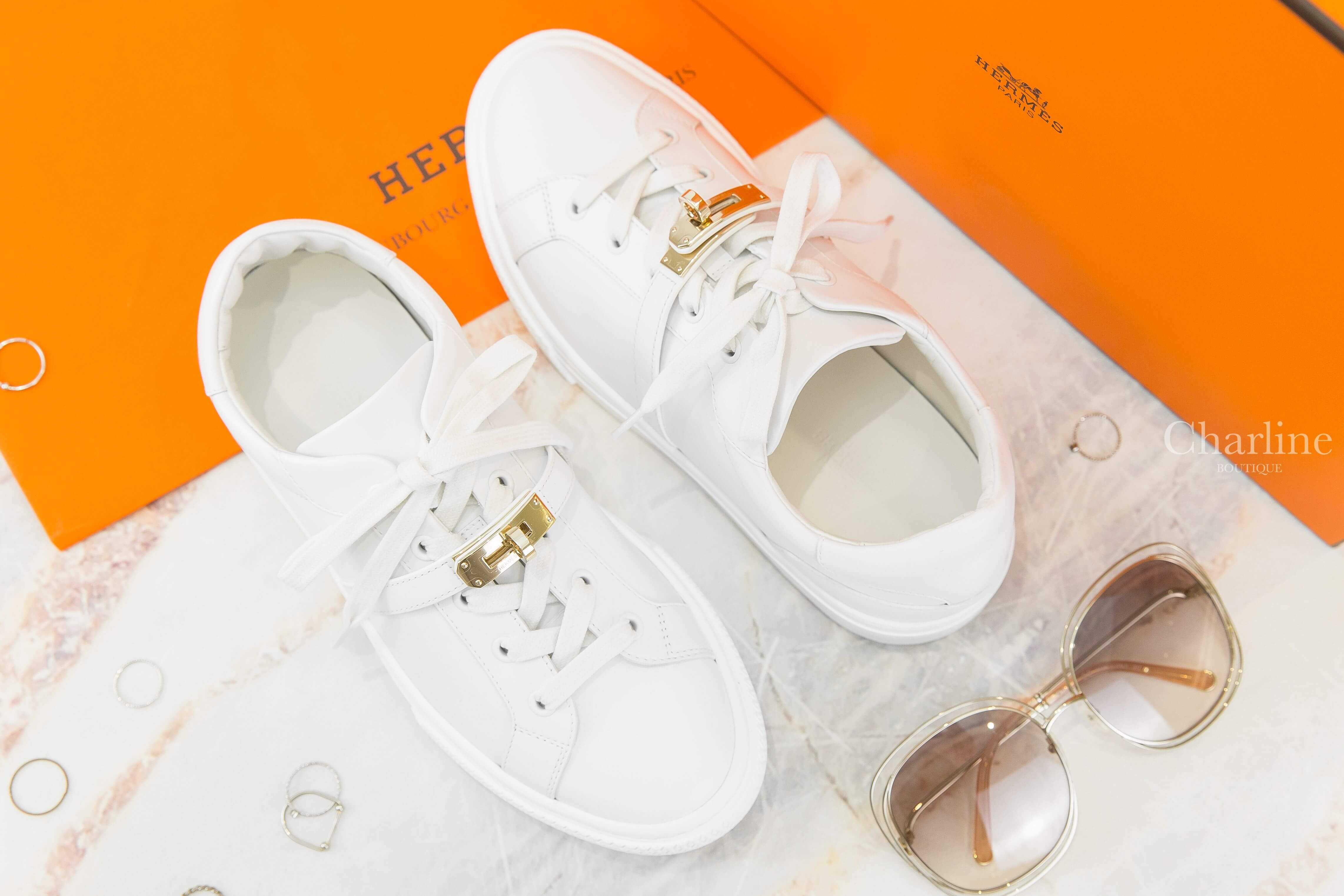 Hermès Day Sneaker 白色金釦小牛皮運動鞋-Charline Boutique 精品代購