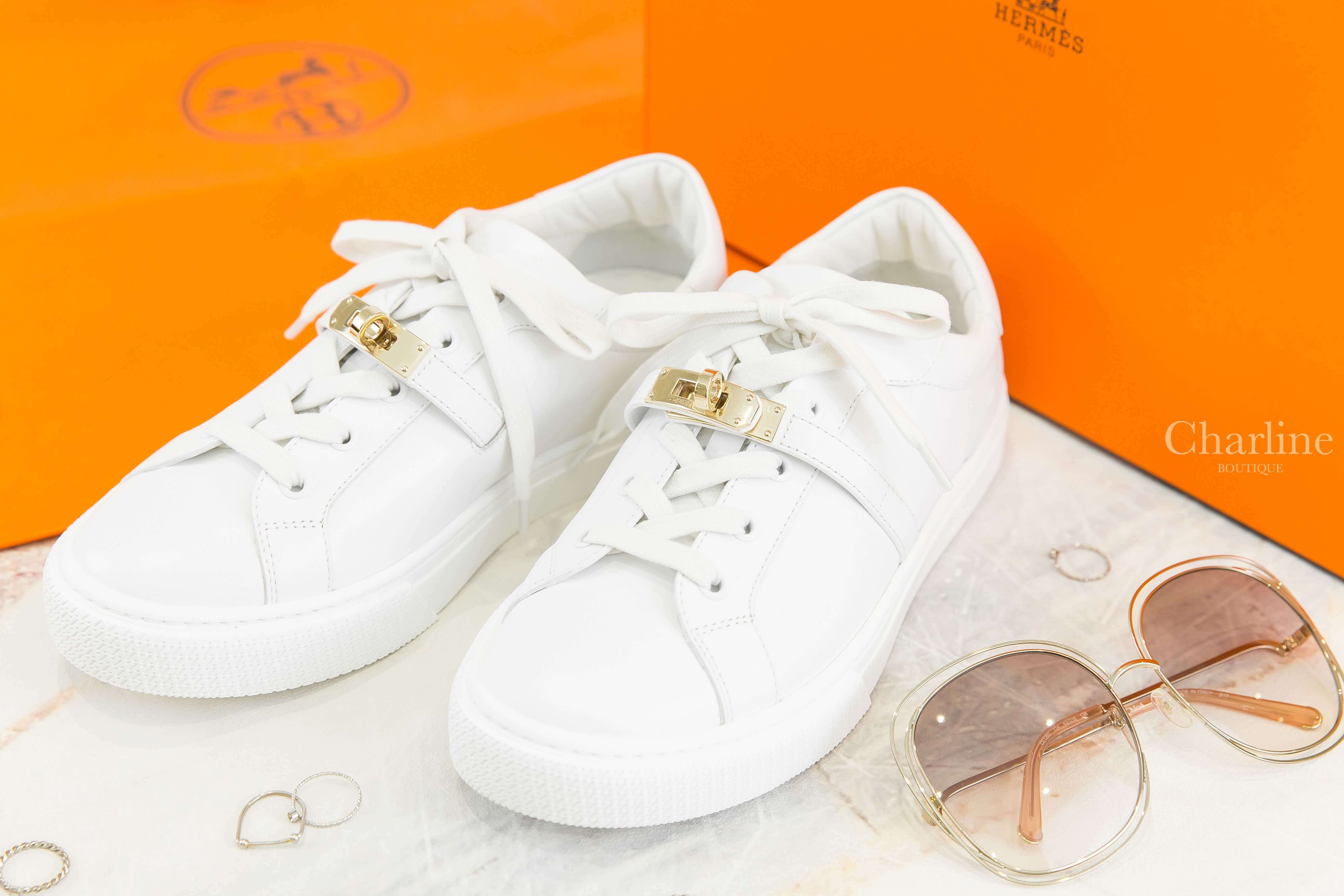 Hermès Day Sneaker 白色金釦小牛皮運動鞋-Charline Boutique 精品代購