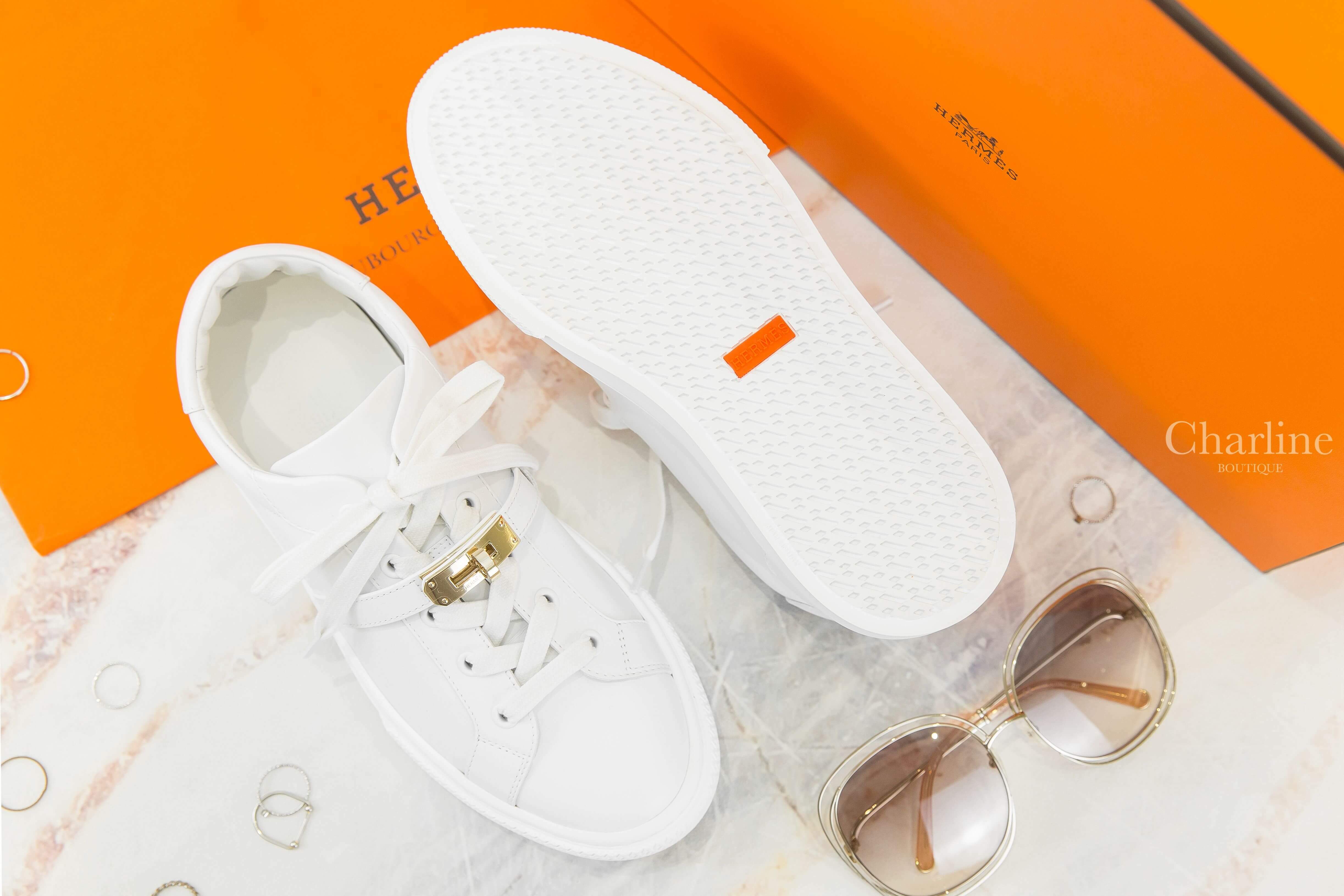 Hermès Day Sneaker 白色金釦小牛皮運動鞋-Charline Boutique 精品代購