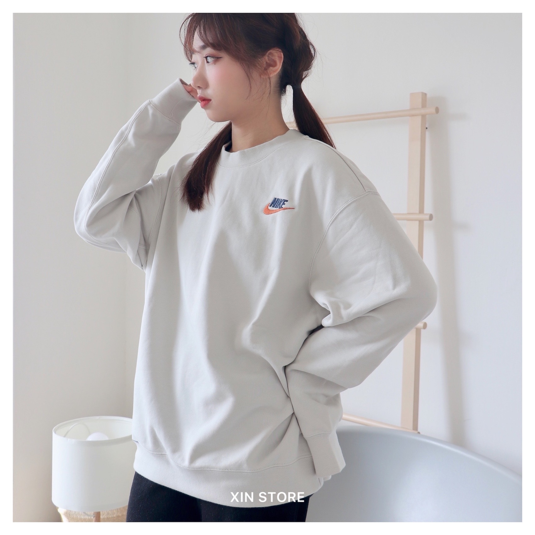 【現貨】Nike NSW Love Crew 字勾 刺繡 復古 情人節 大學tee 米灰 深藍