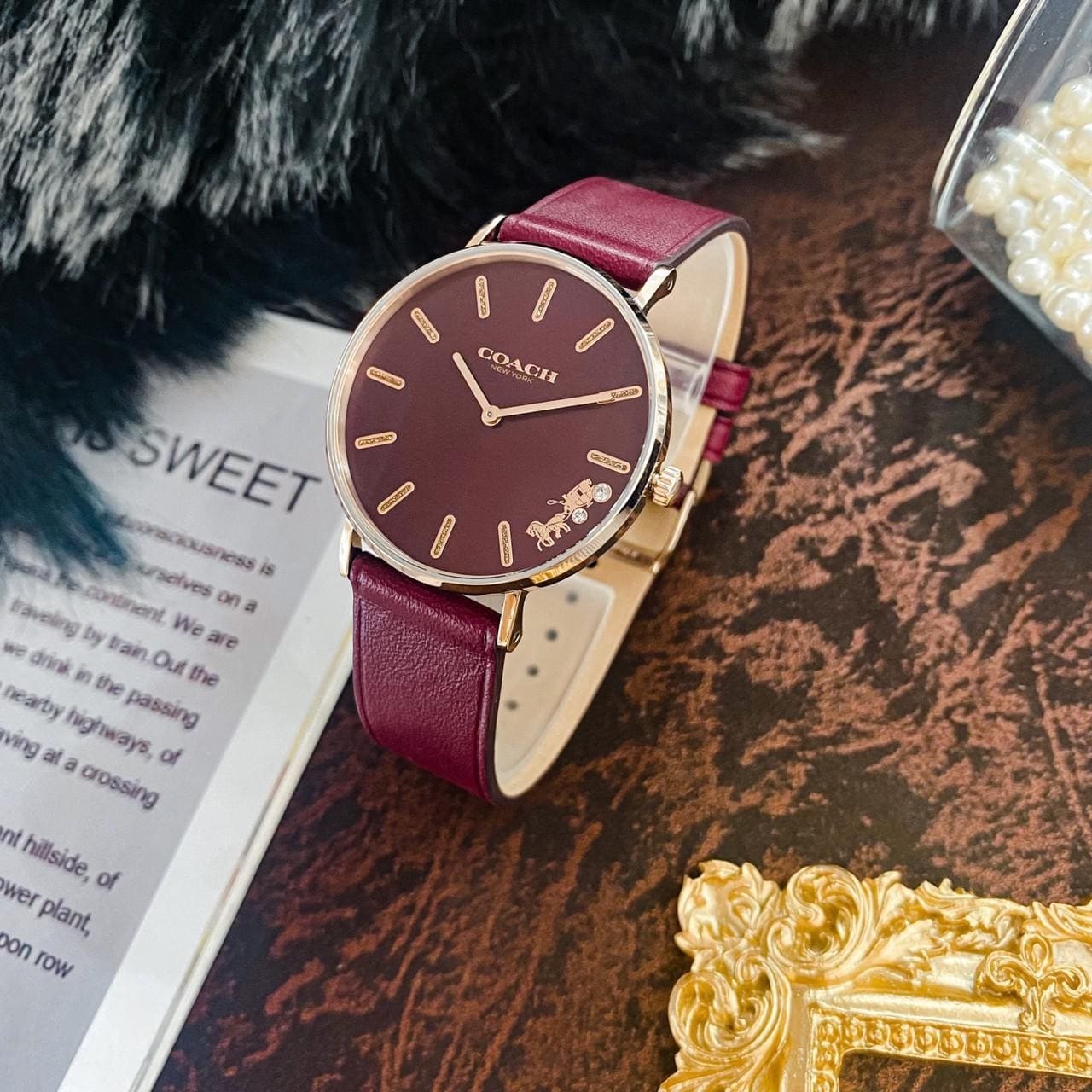 【Coach】經典馬車時尚晶鑽腕錶 CO14503851 (36mm)  現代鐘錶