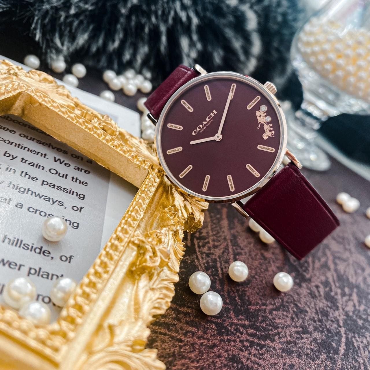 【Coach】經典馬車時尚晶鑽腕錶 CO14503851 (36mm)  現代鐘錶