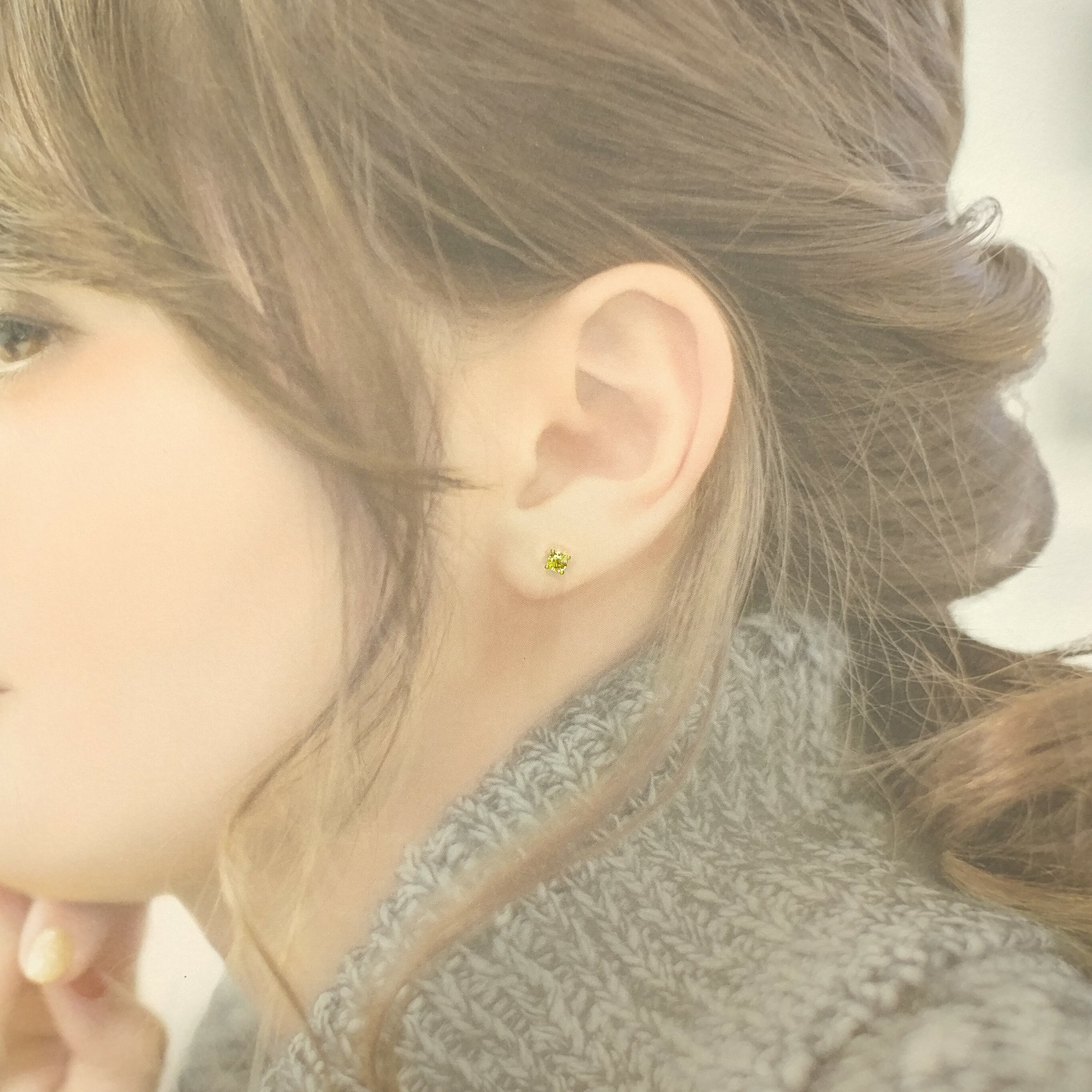 全新18K金【主石32份彩黃鑽】4爪耳環