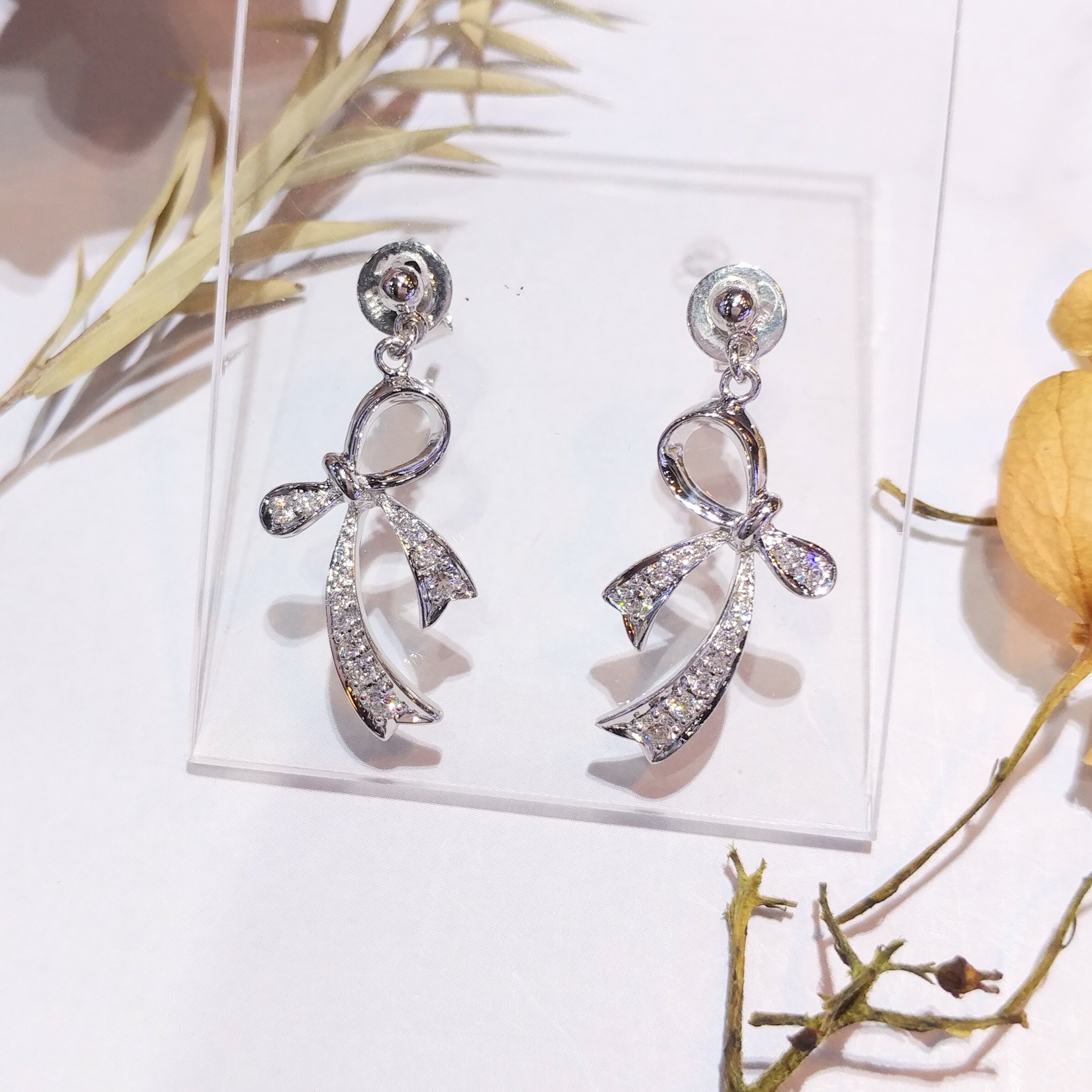 18K White Gold 0.28ct Diamond Drop Earrings