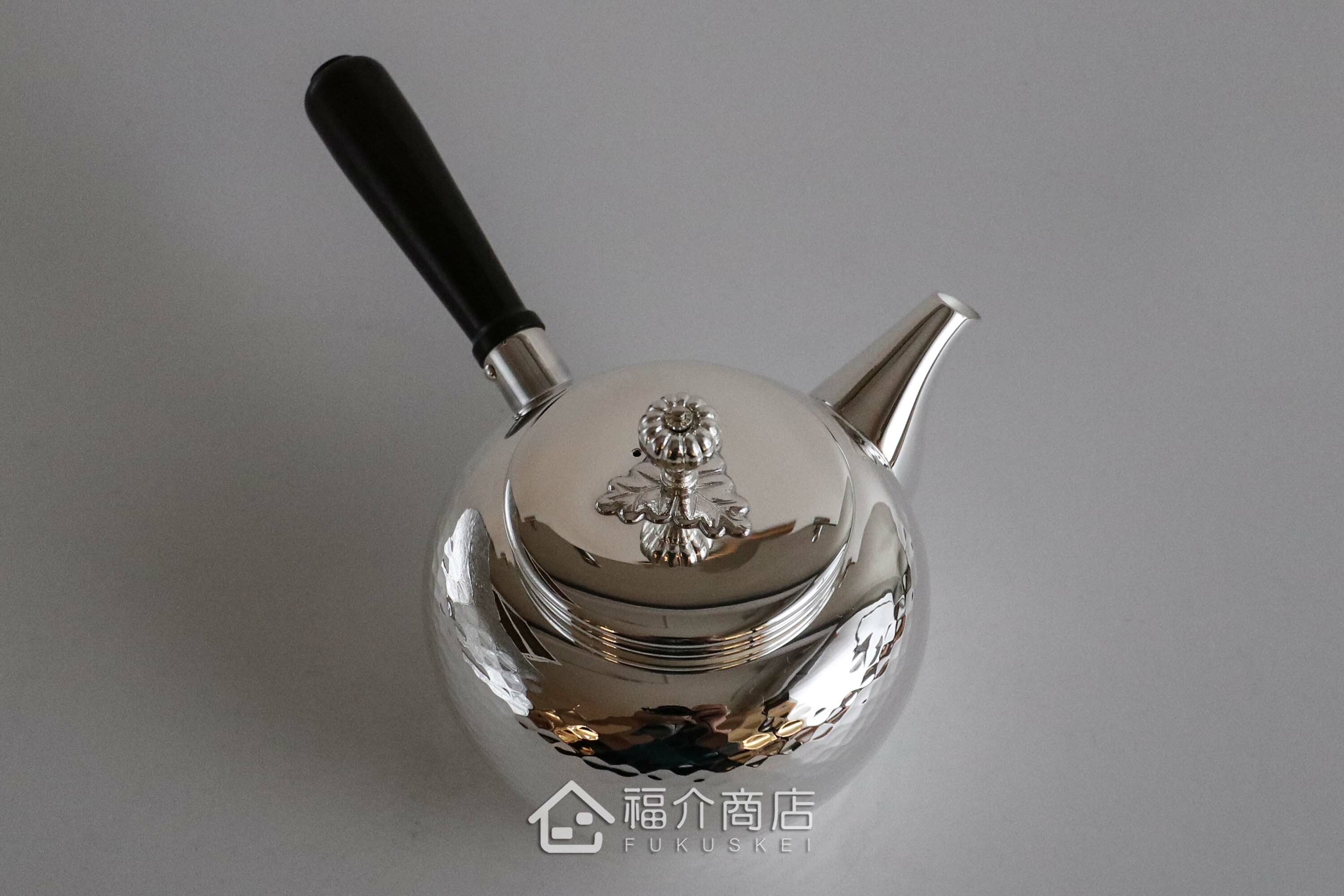 泡茶用的日本純銀茶壺