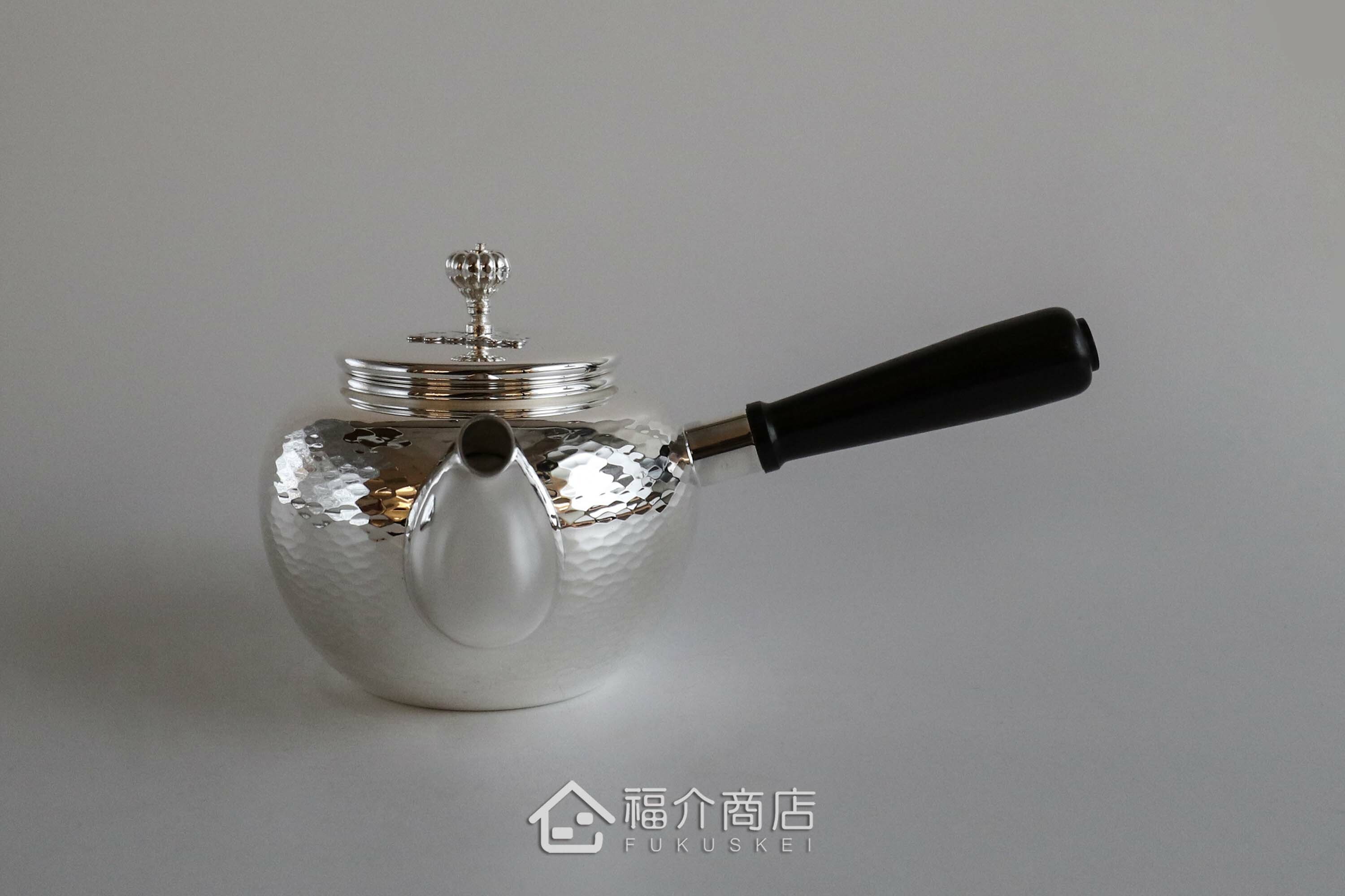 泡茶用的日本純銀茶壺