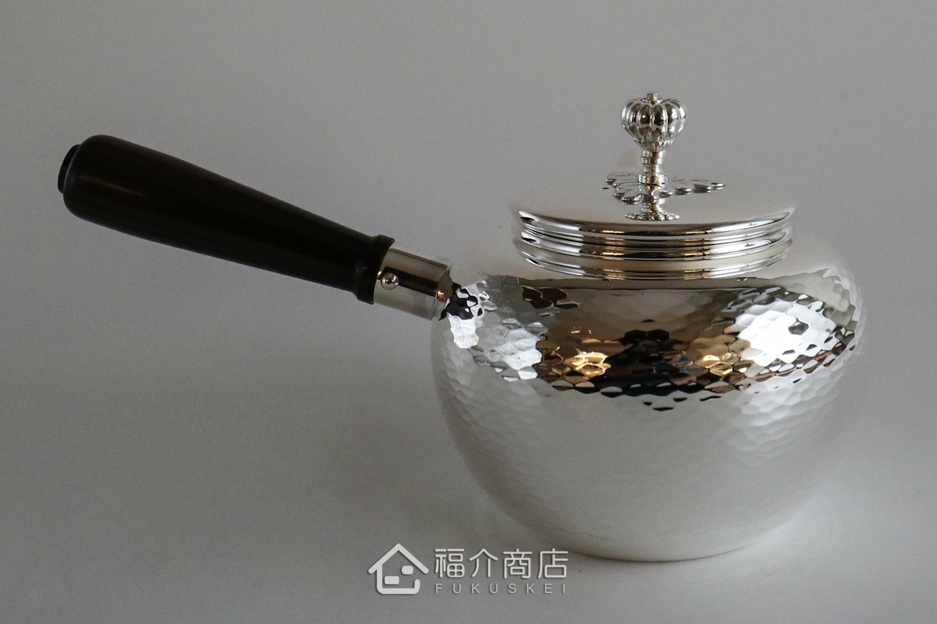 泡茶用的日本純銀茶壺
