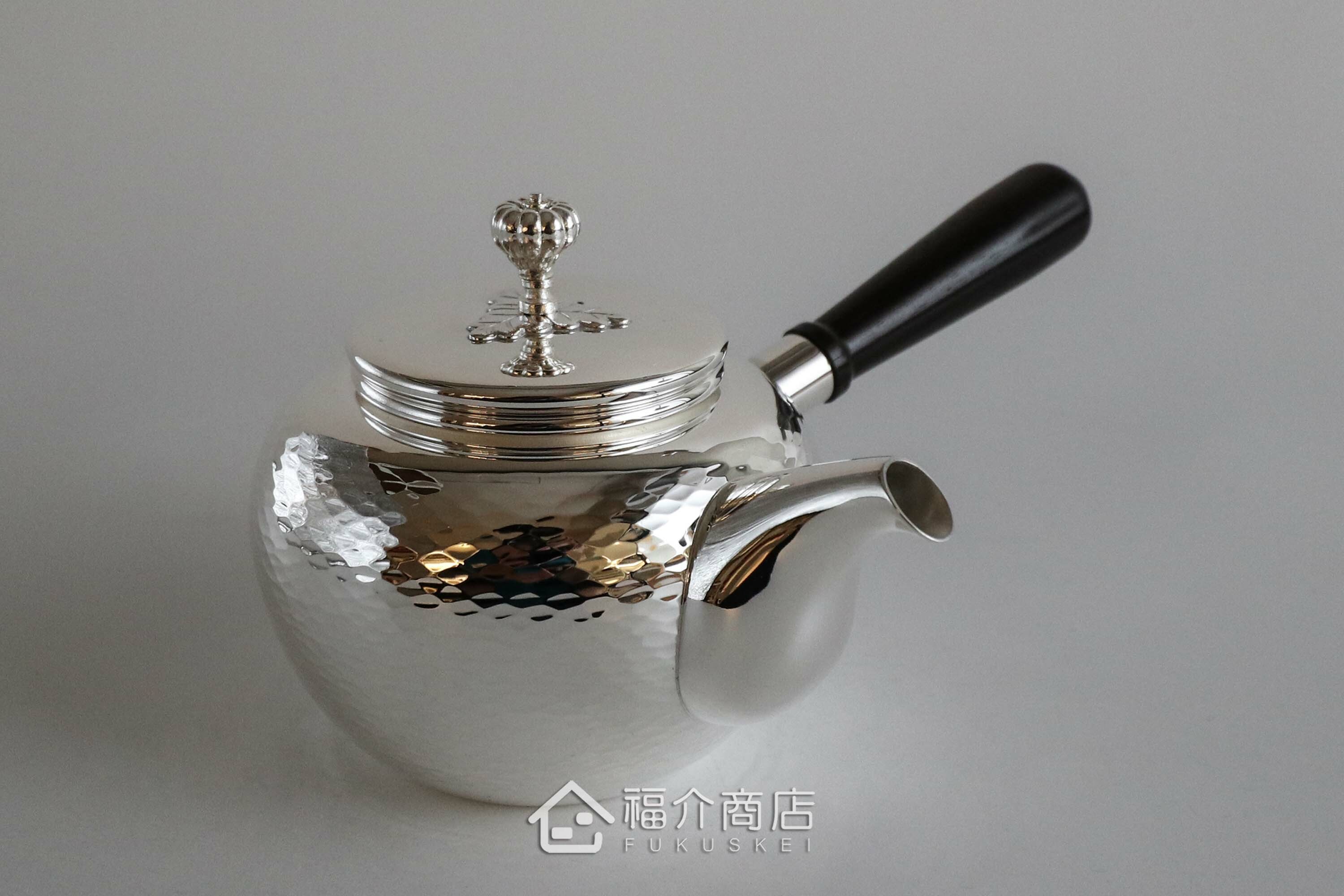 泡茶用的日本純銀茶壺