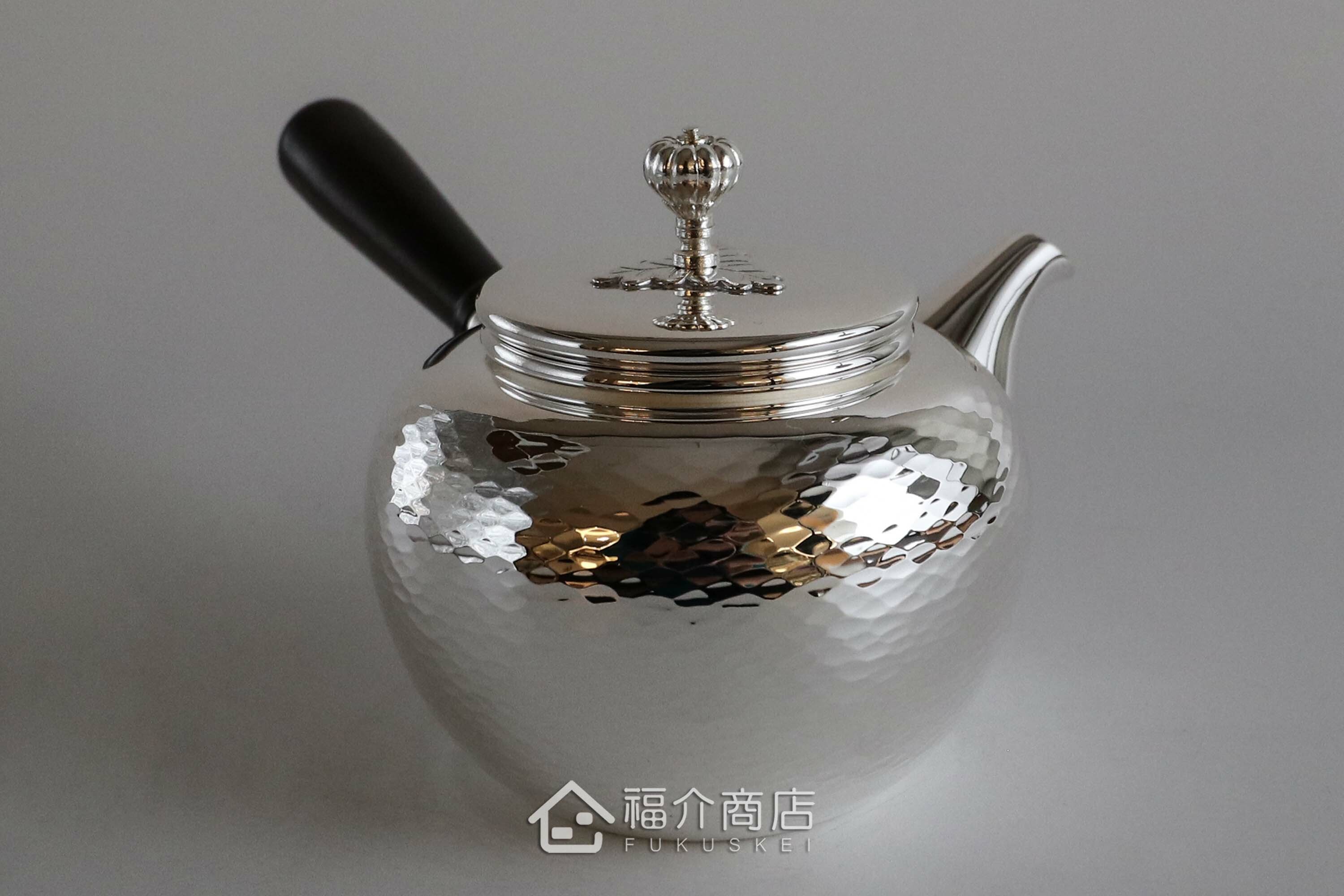 泡茶用的日本純銀茶壺