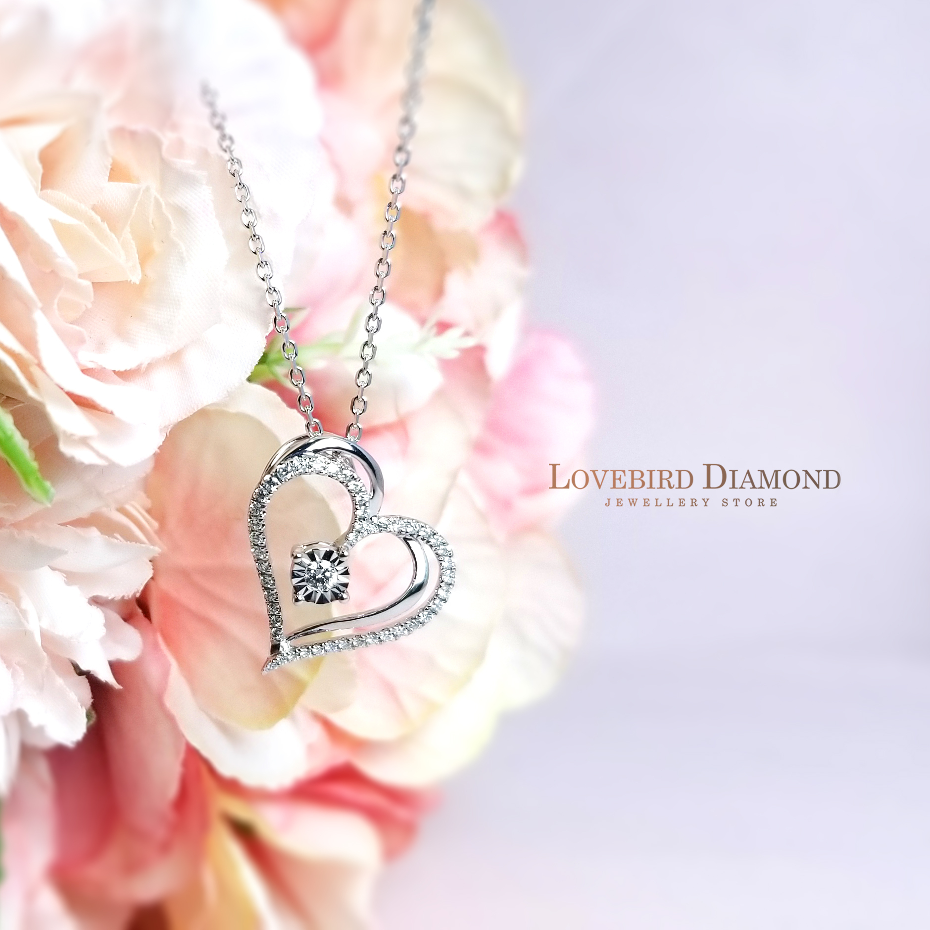 18K白金天然鑽石心型吊墜