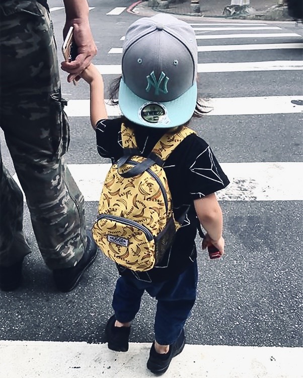 HUGGER防走失背包 香蕉