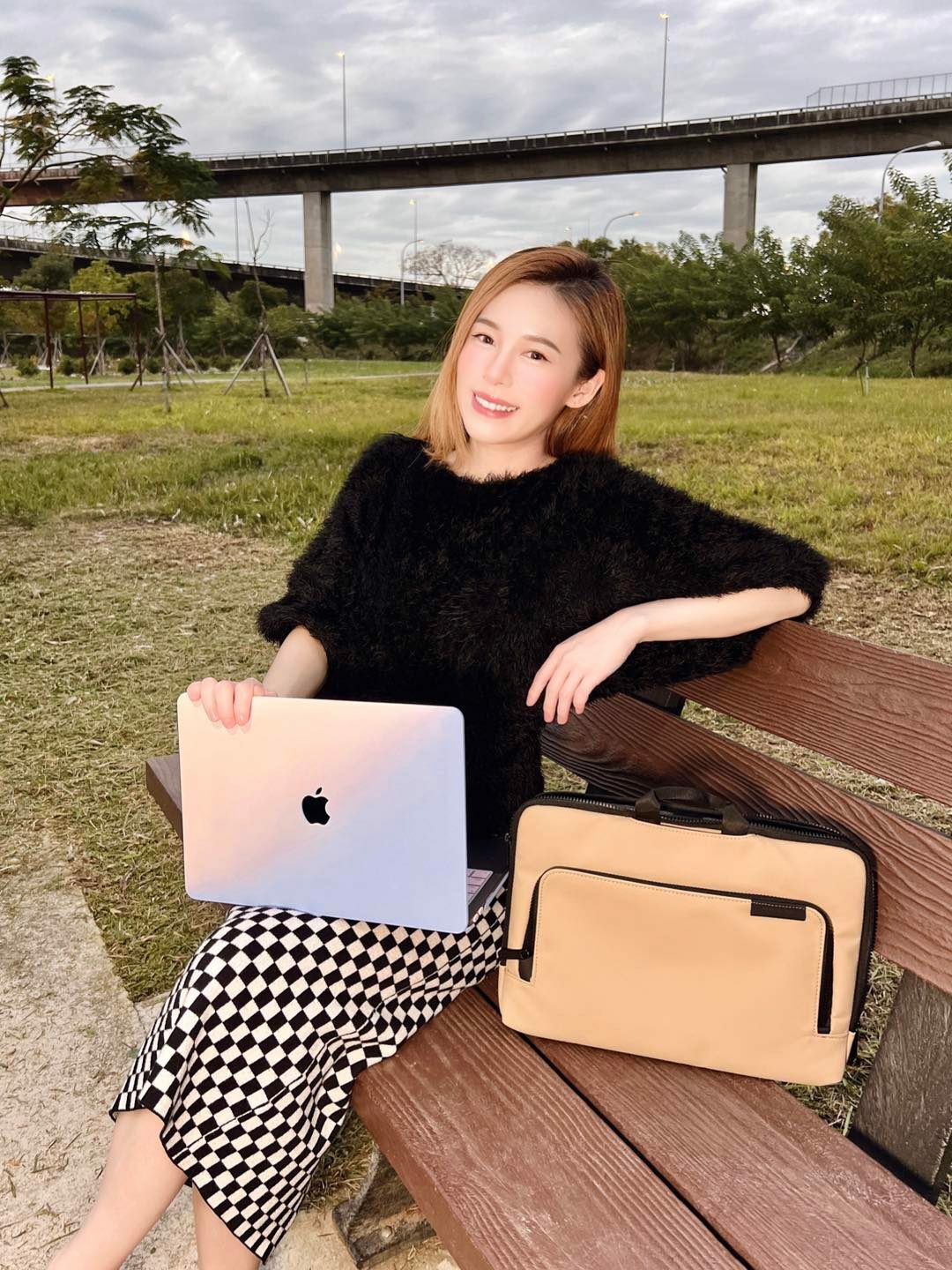 小口丸子 eatoooooo JTLEGEND NESS 巧納筆電內袋開箱