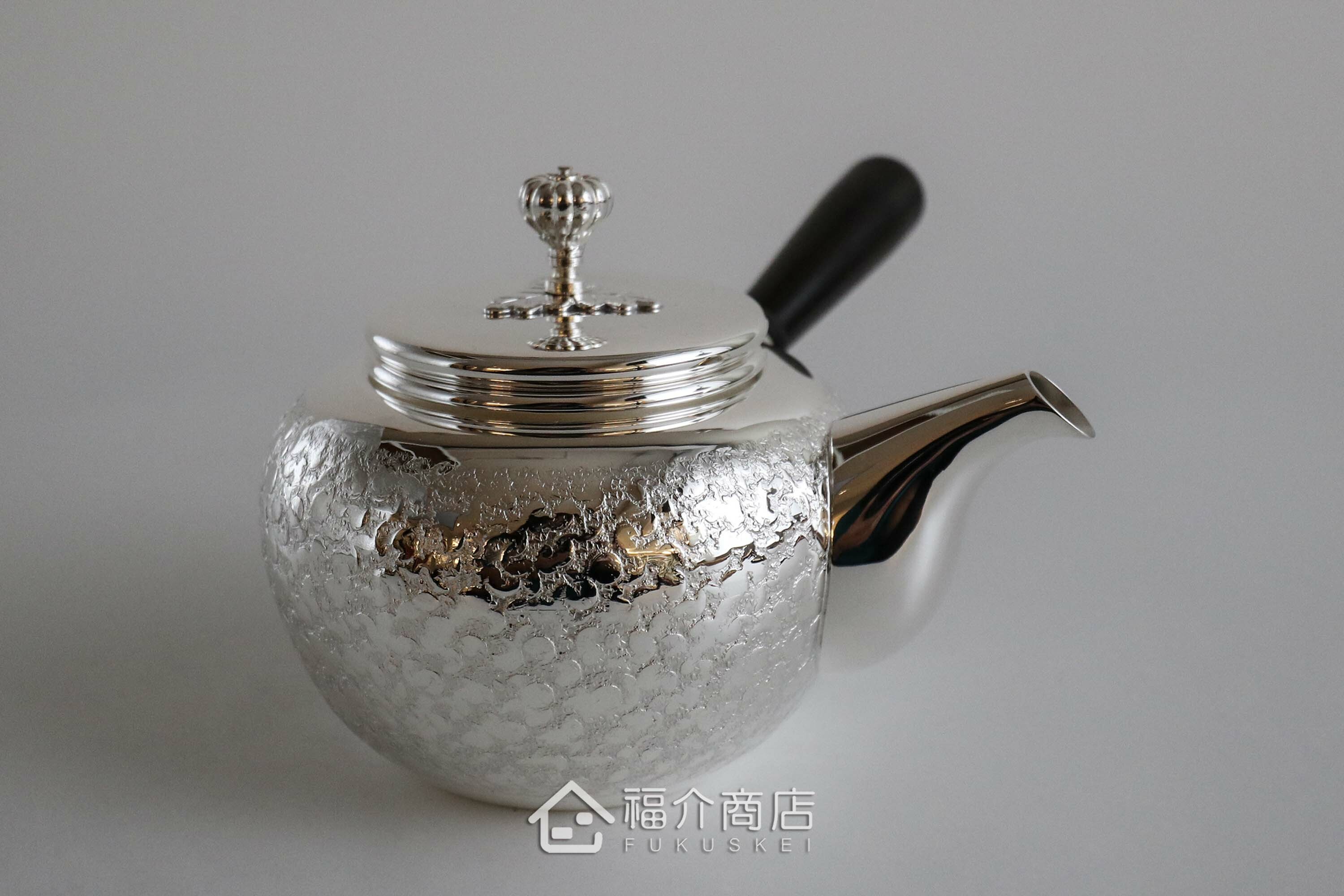 泡茶用的日本純銀茶壺