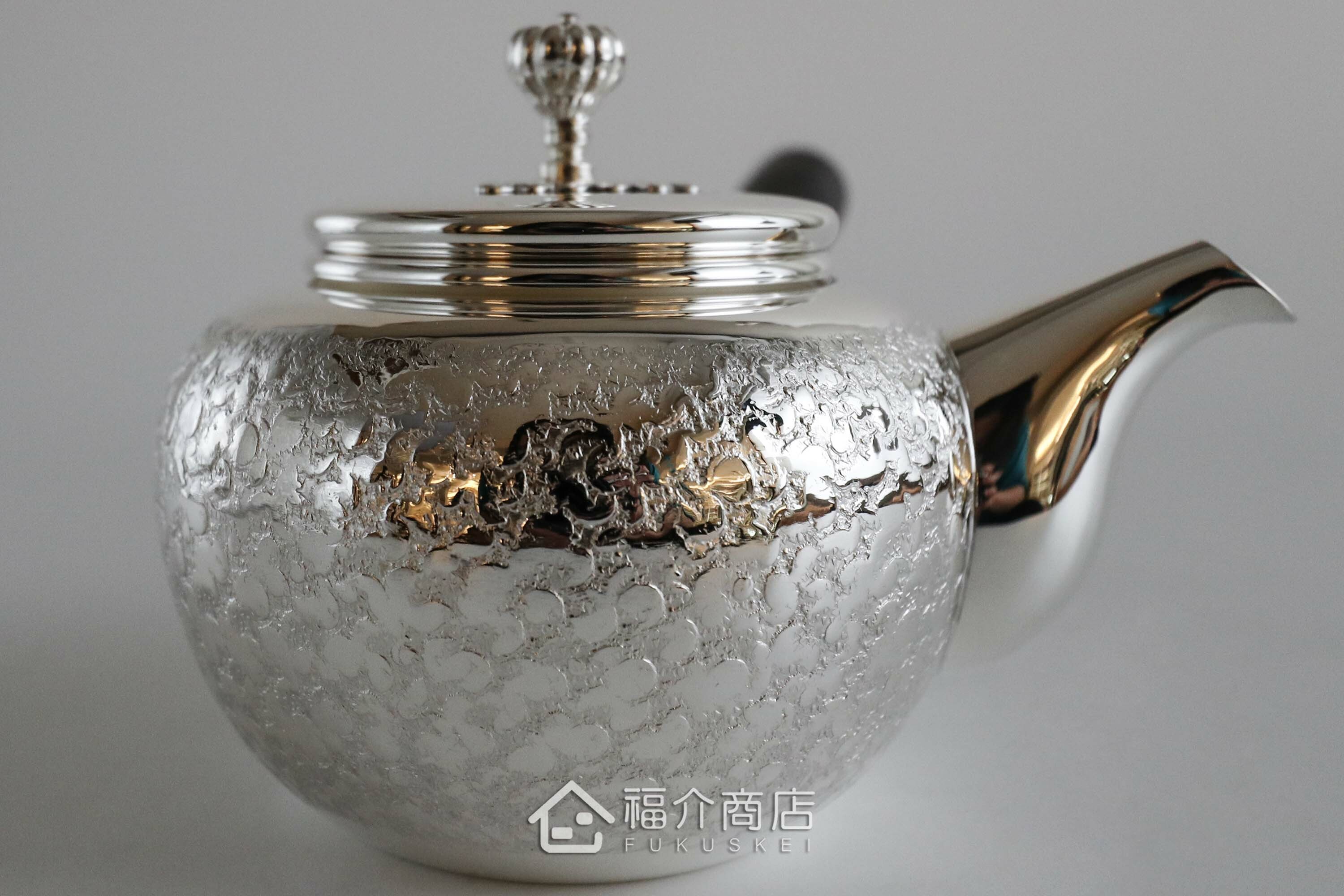 泡茶用的日本純銀茶壺