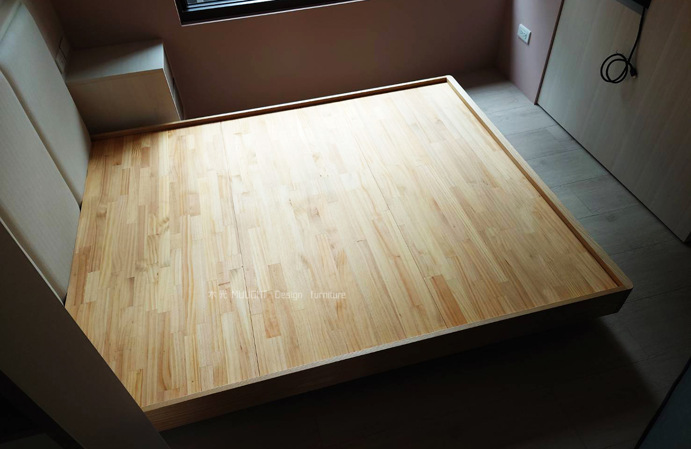 懸浮-全實木造型床架(可訂製)