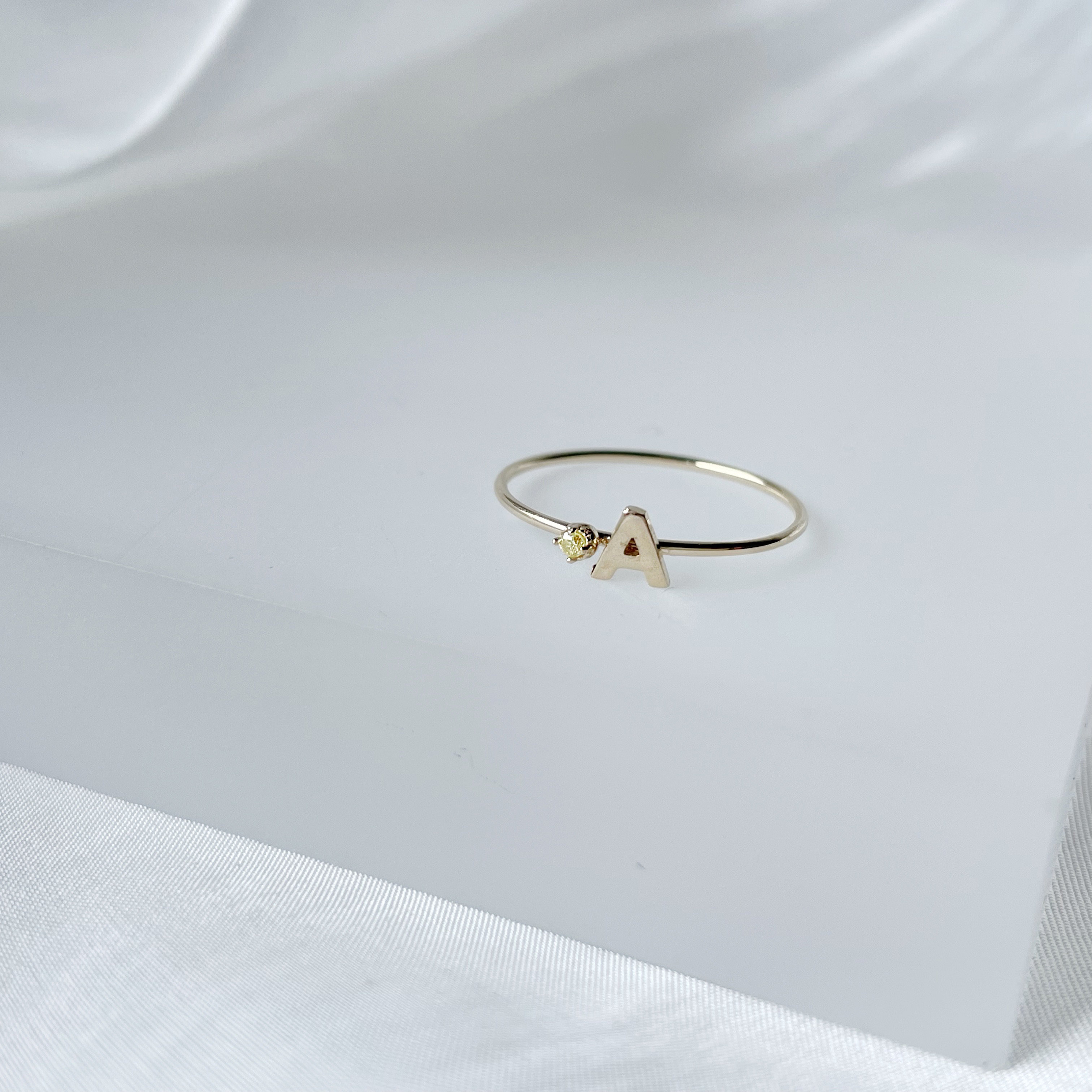 14K純金 1.5分黃鑽字母戒指